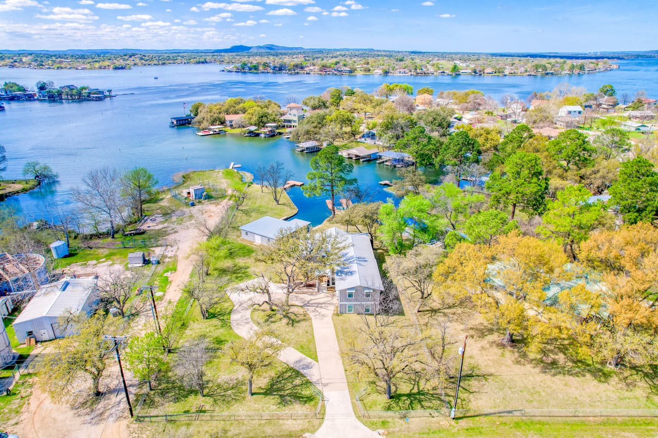 Endless lake views!