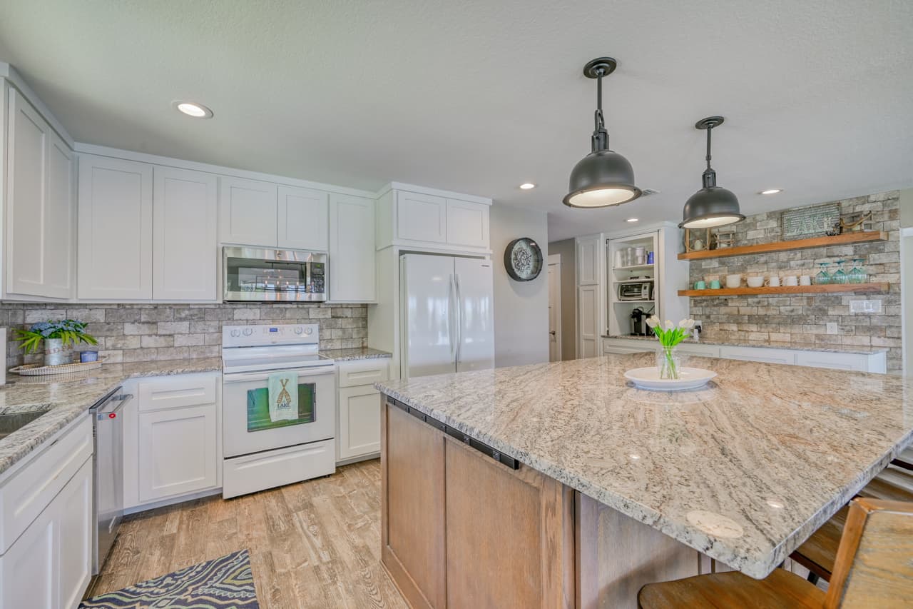 Plenty of space for cooking with family and friends