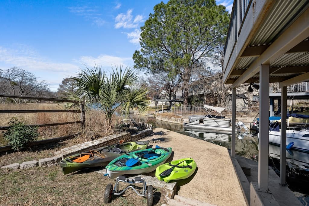 3 kayaks are available for use on the lake. Note: life jackets are required.
