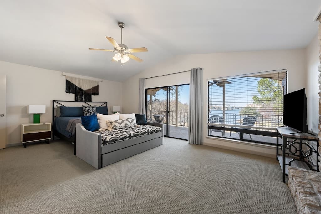 King Bedroom 1 - awesome lake views and balcony