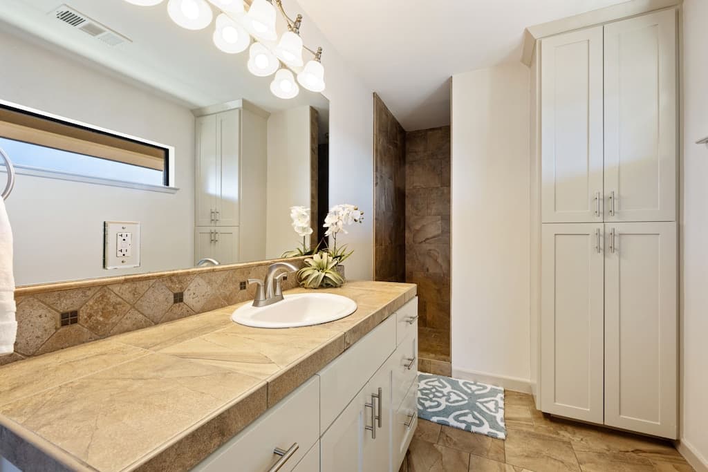 King Bedroom 2 - attached bath with stand up shower