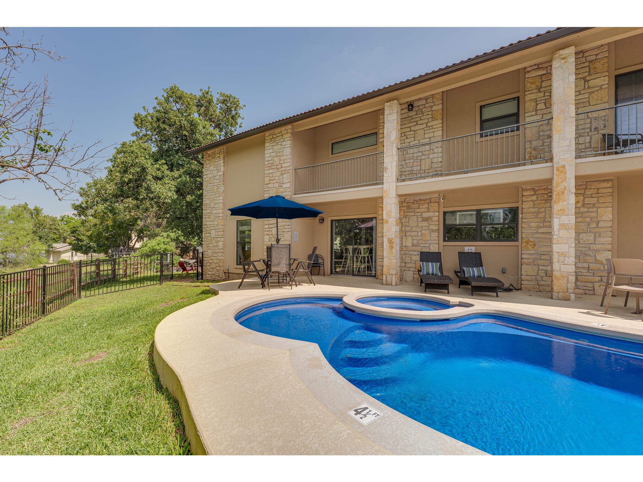 Gallery Image 60
