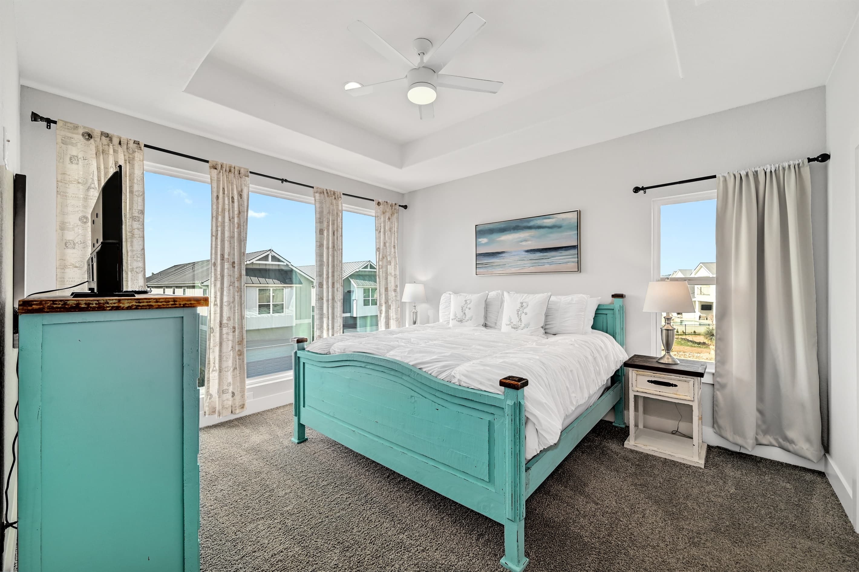 Bedroom 1 w/ensuite bathroom