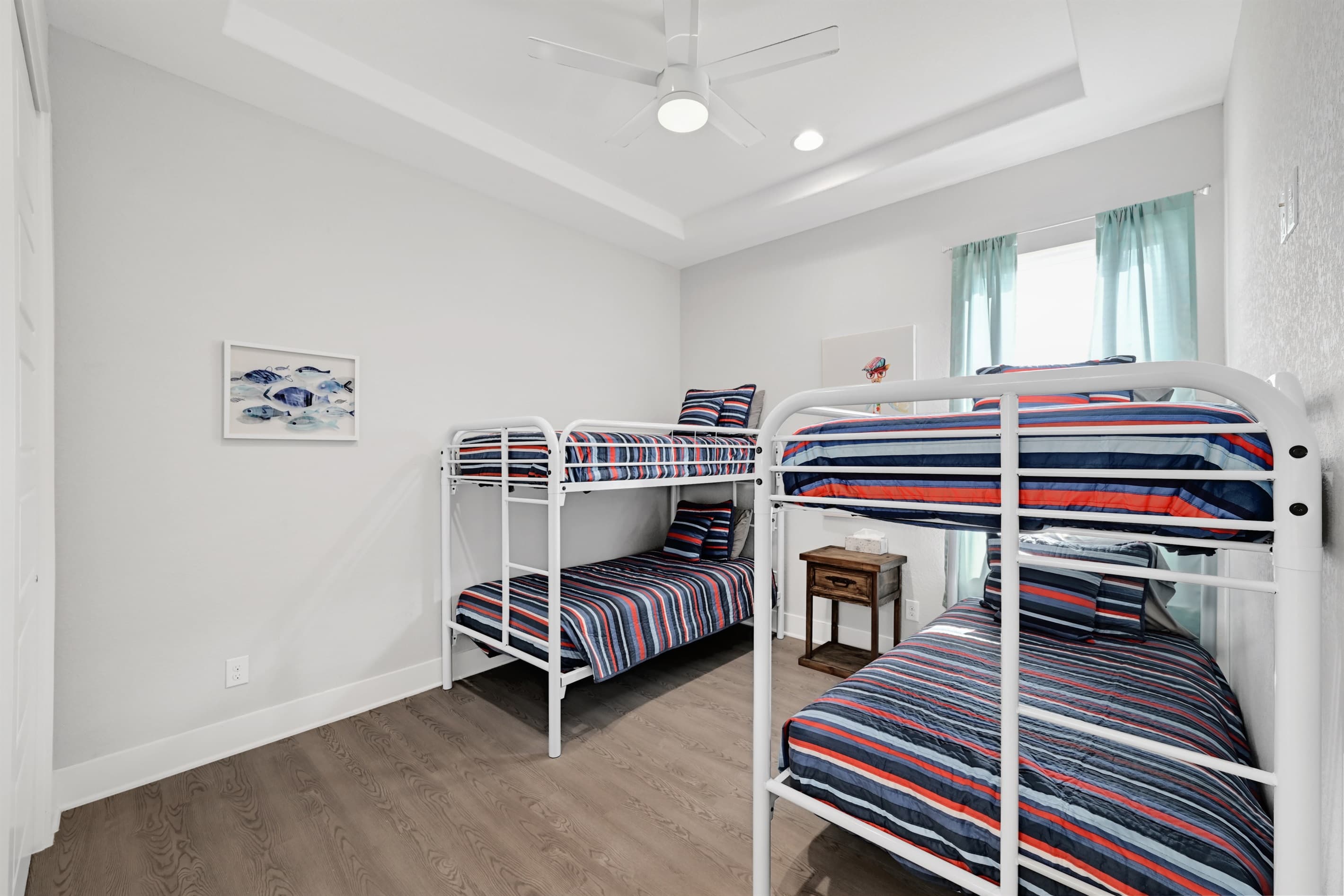 Bedroom 4 - Two sets of twin bunks