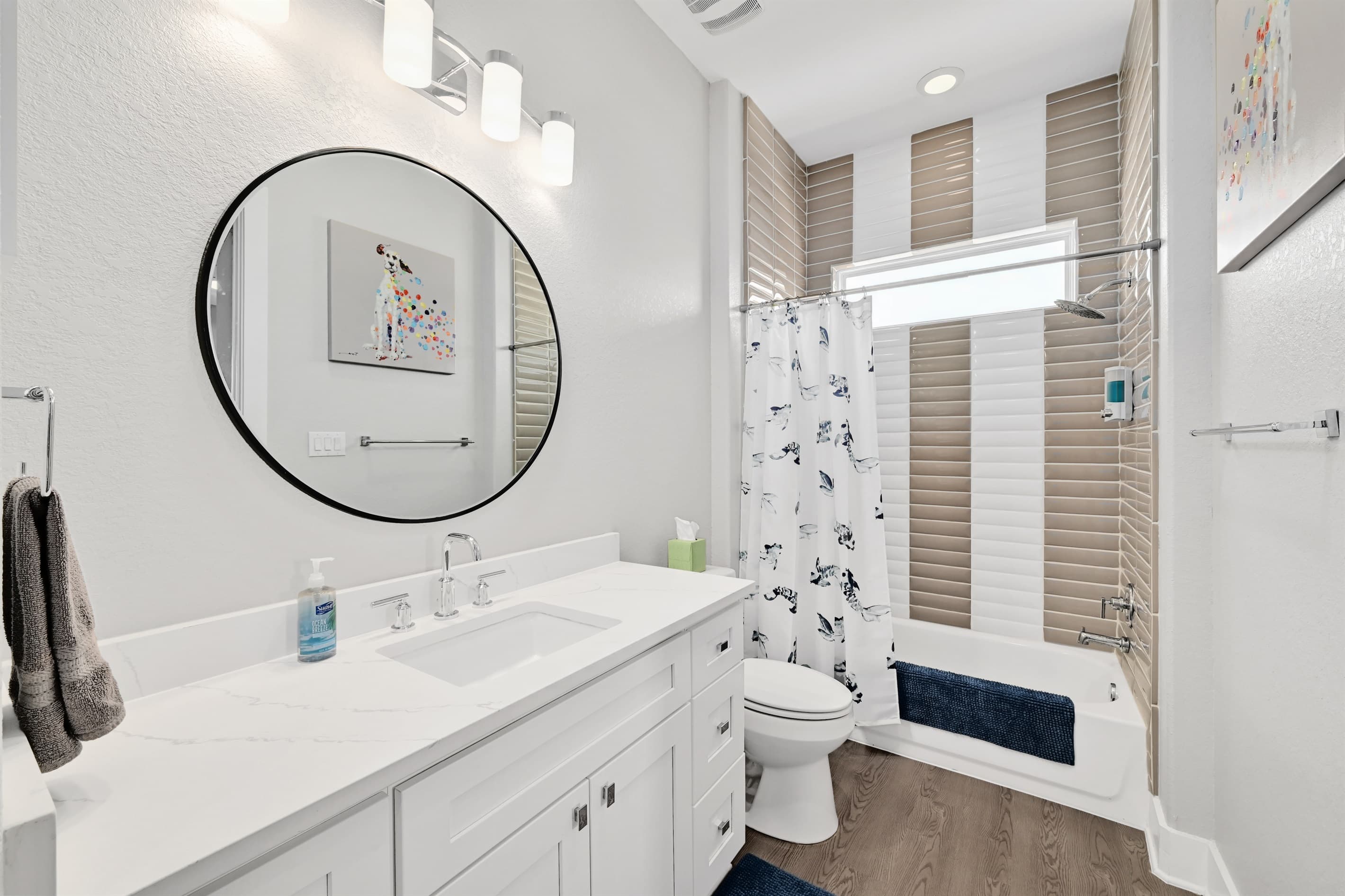 Bunkroom Bathroom 4