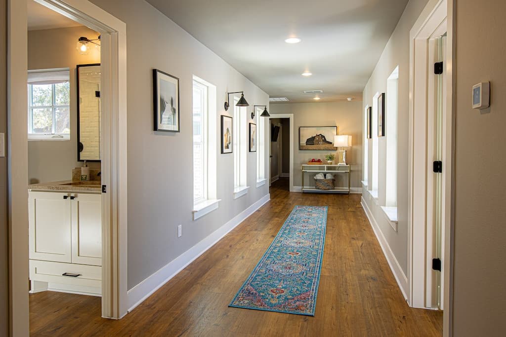 Bridge separating bedrooms