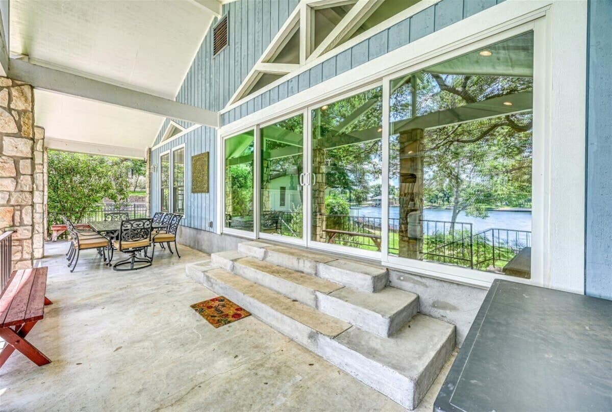 Lake Daze - Back patio with dining table