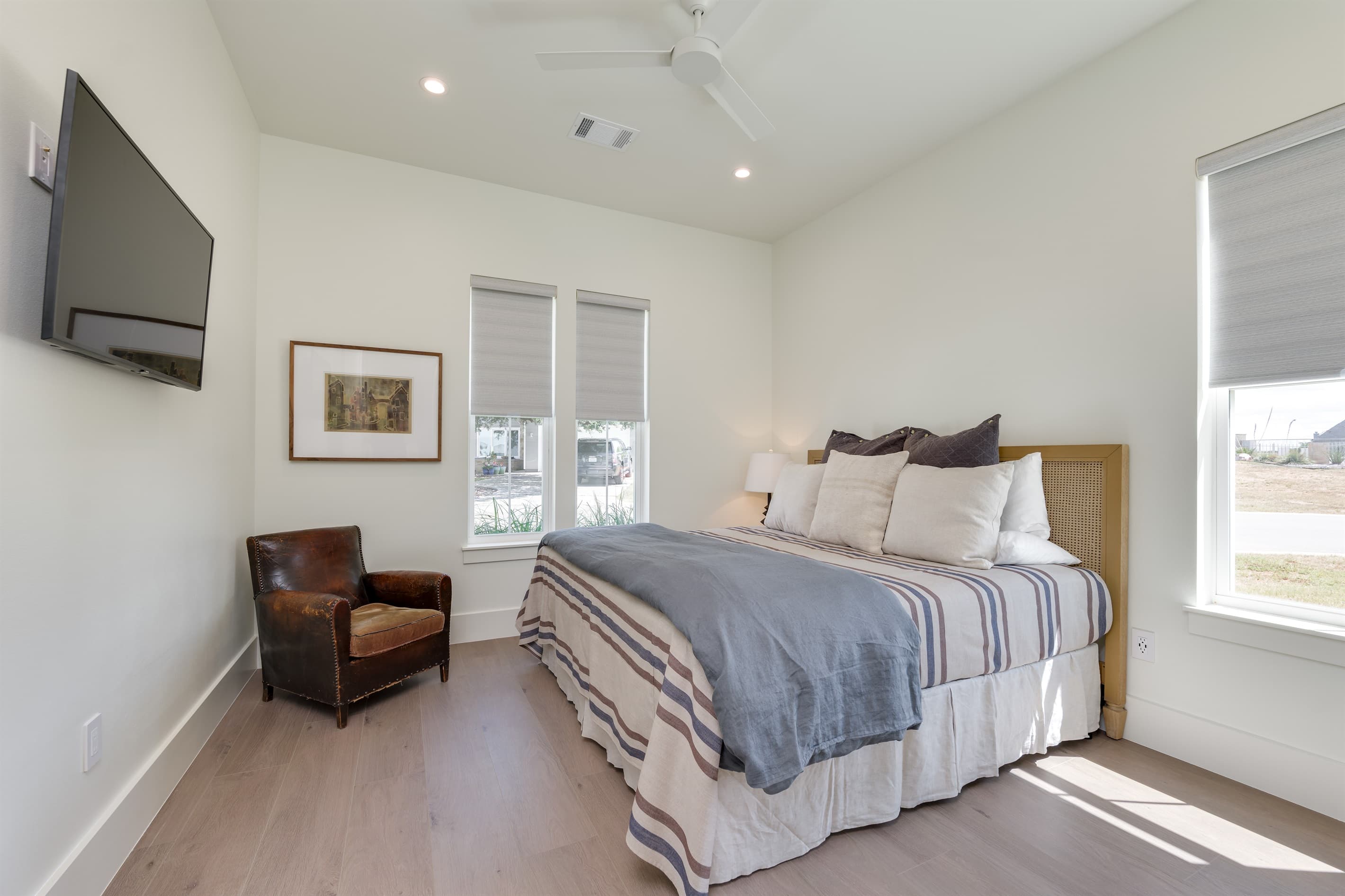 Bedroom 2 - king bed