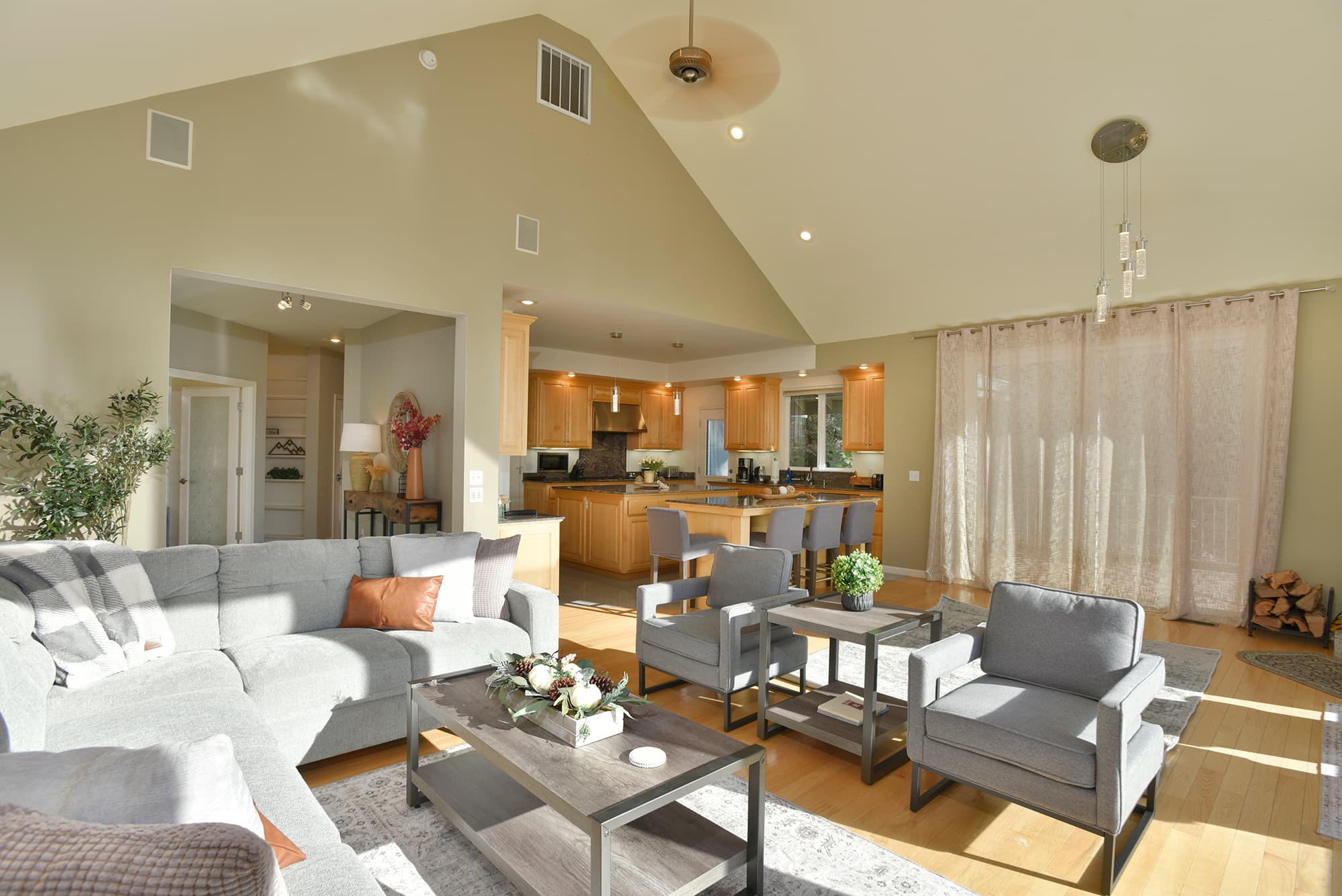 View to the kitchen