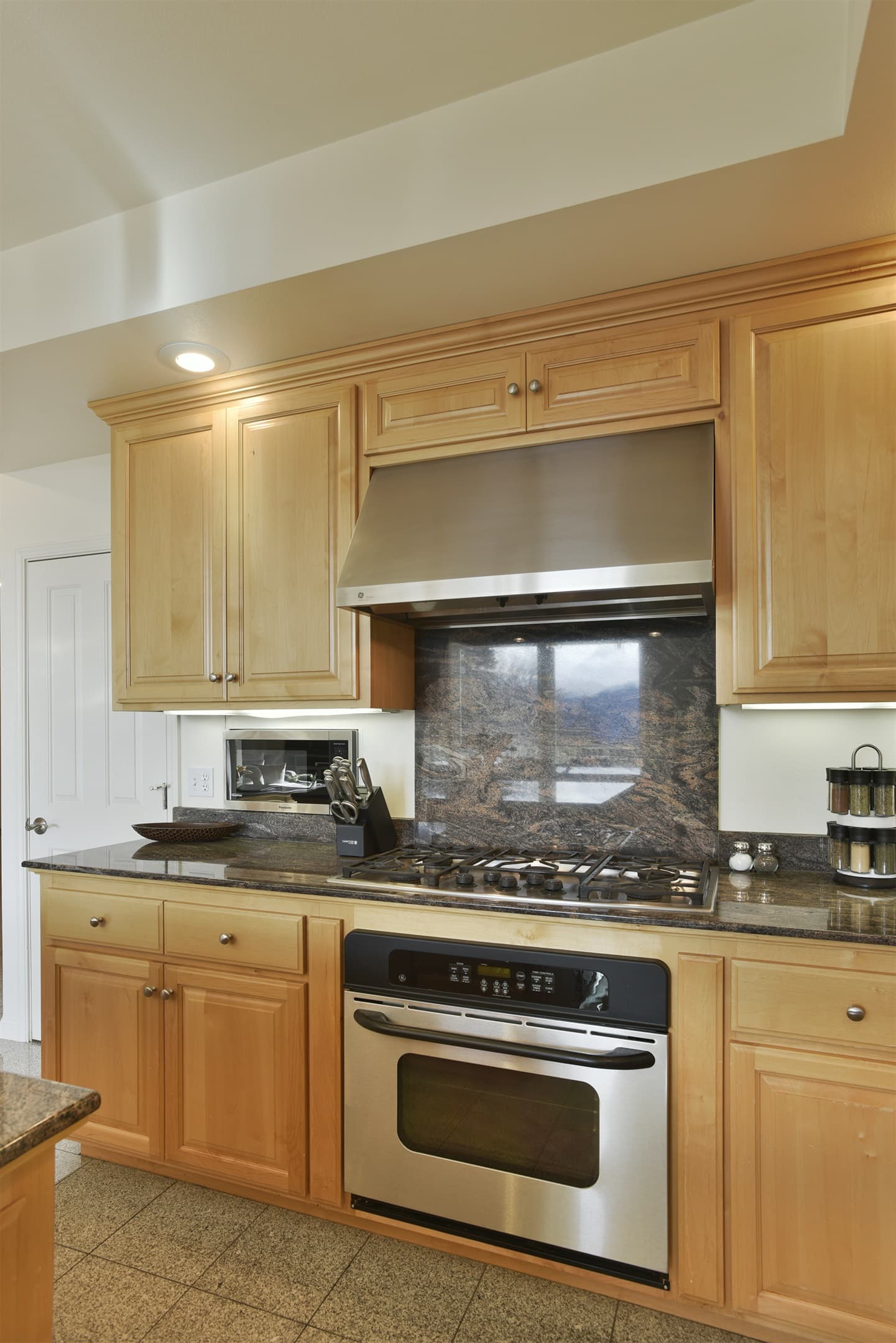 Gas stove top