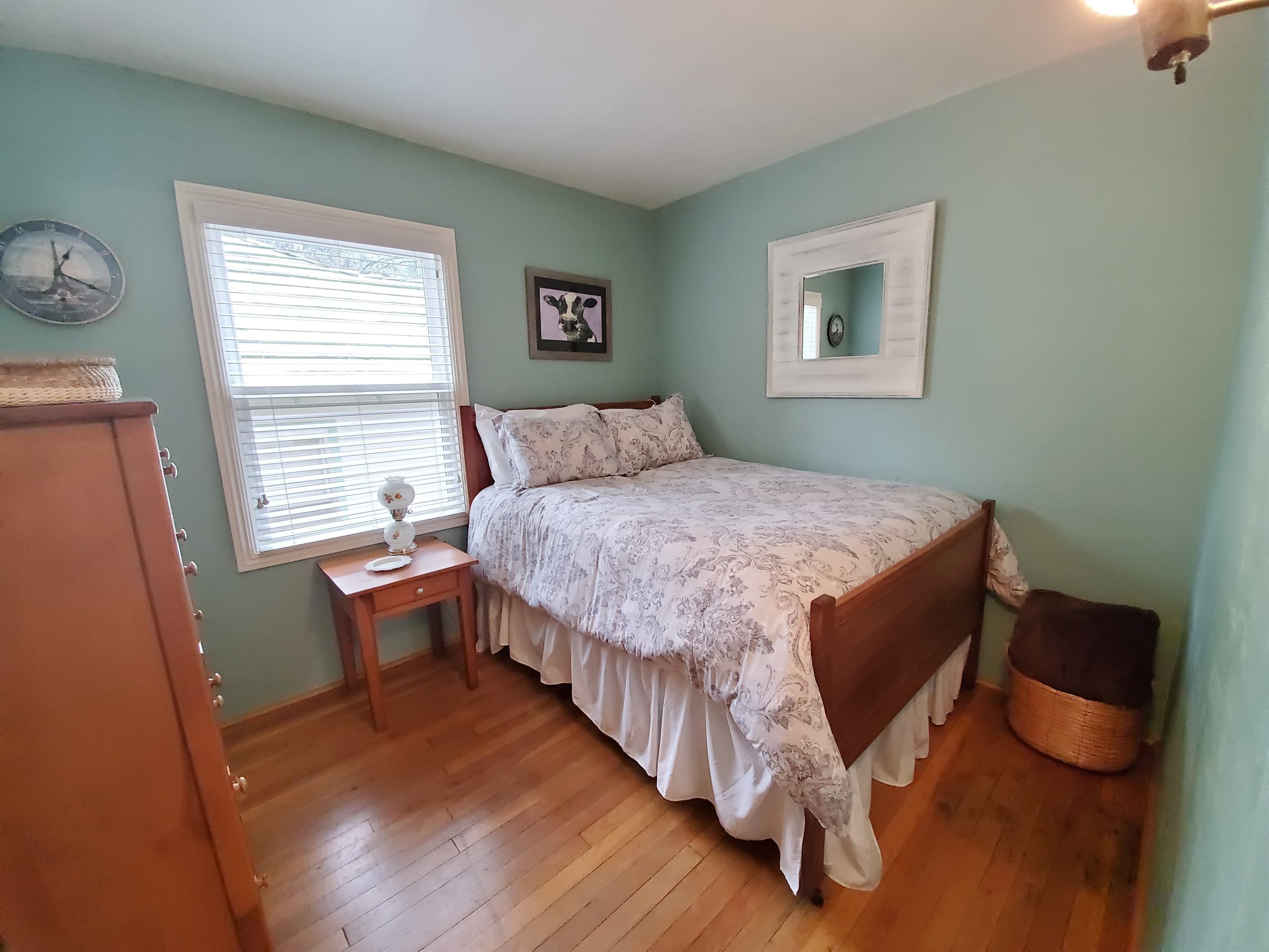 Queen in 2nd Bedroom