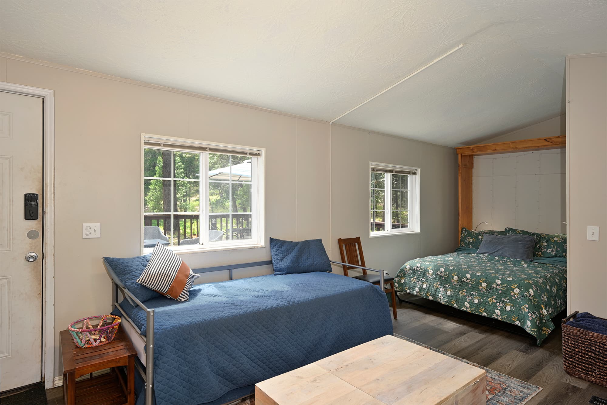 2nd Bed and futon