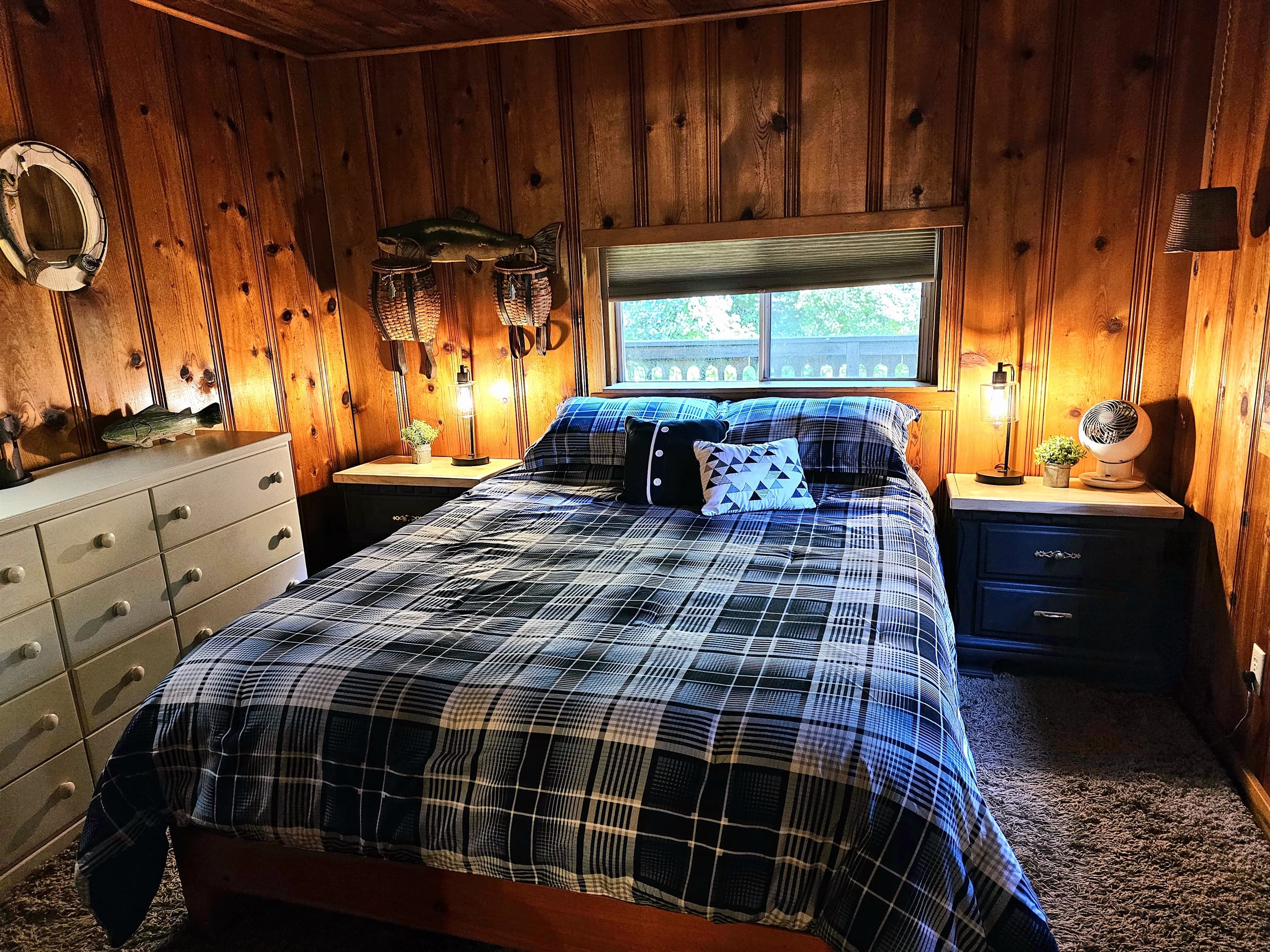 Queen bedroom