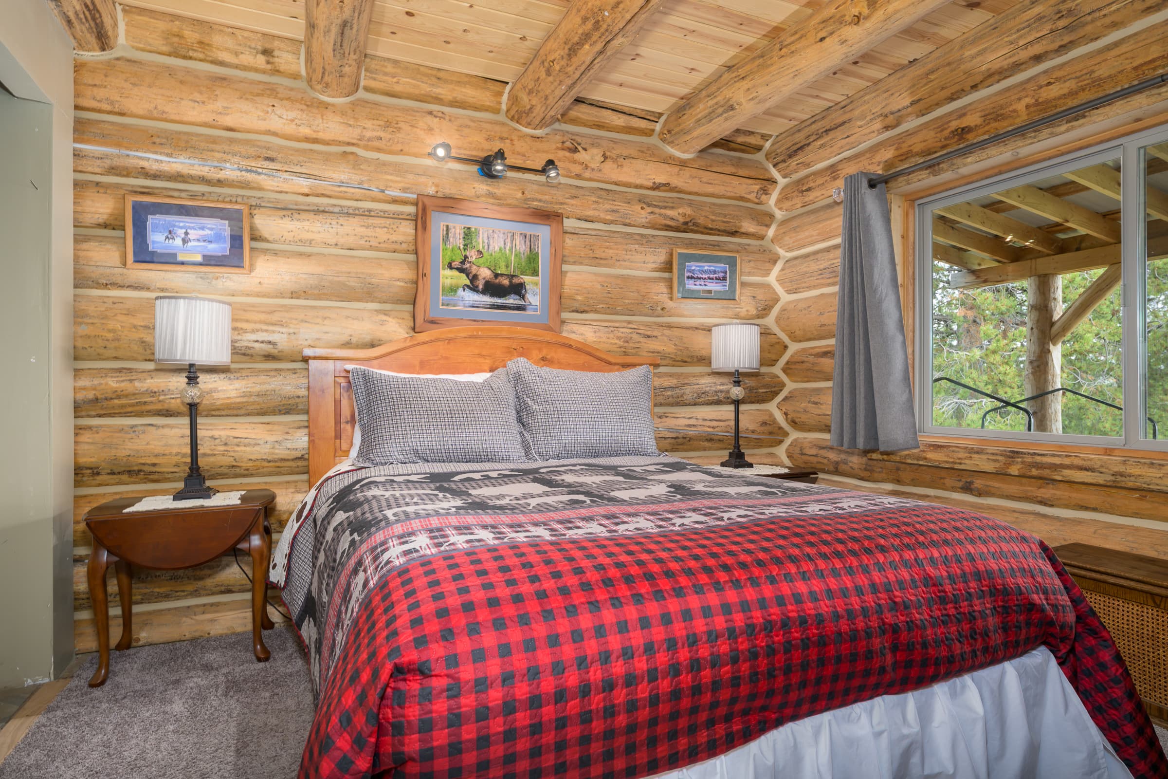 Cozy Queen Bed with water views