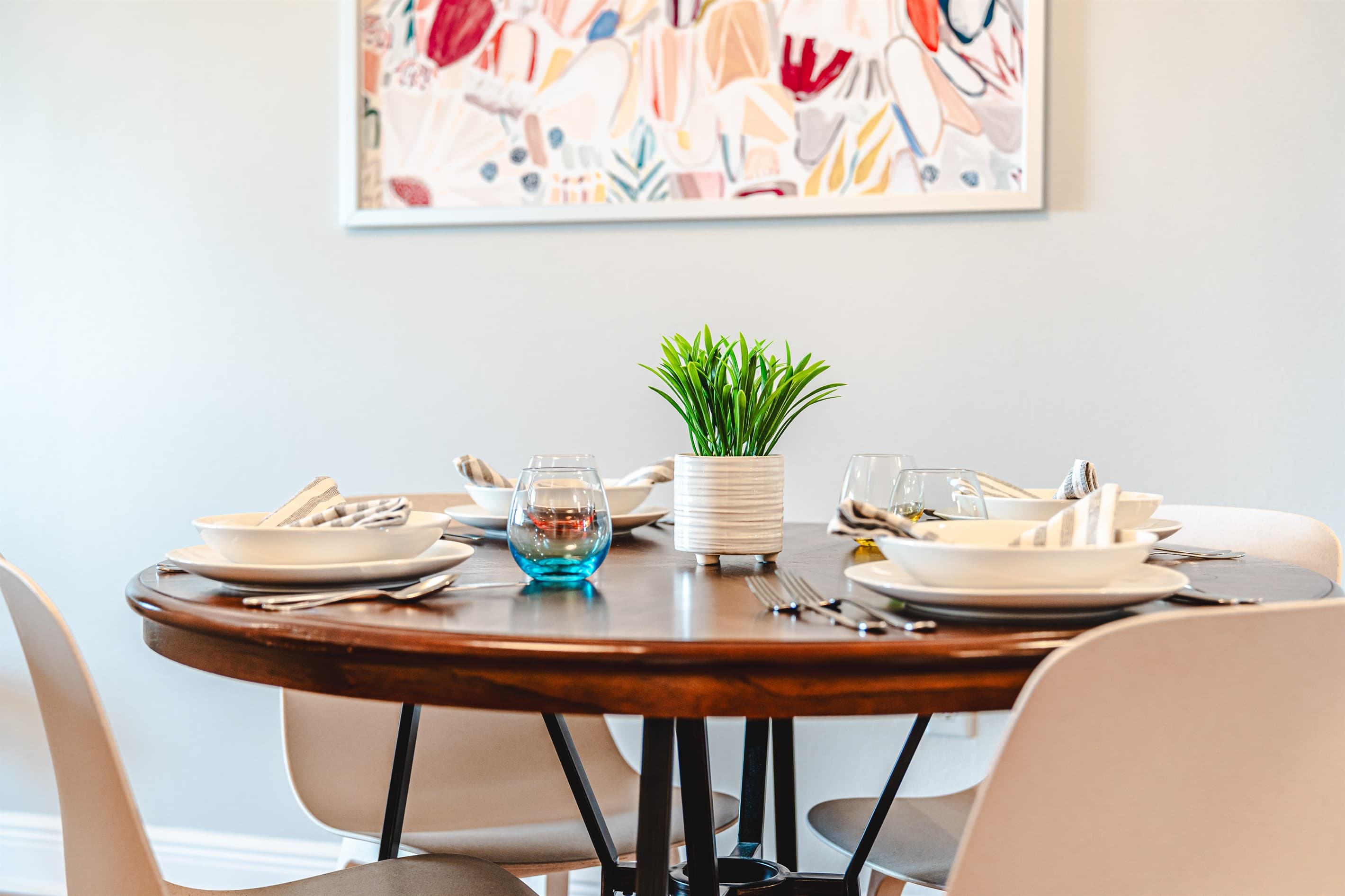 Dining for up to 6