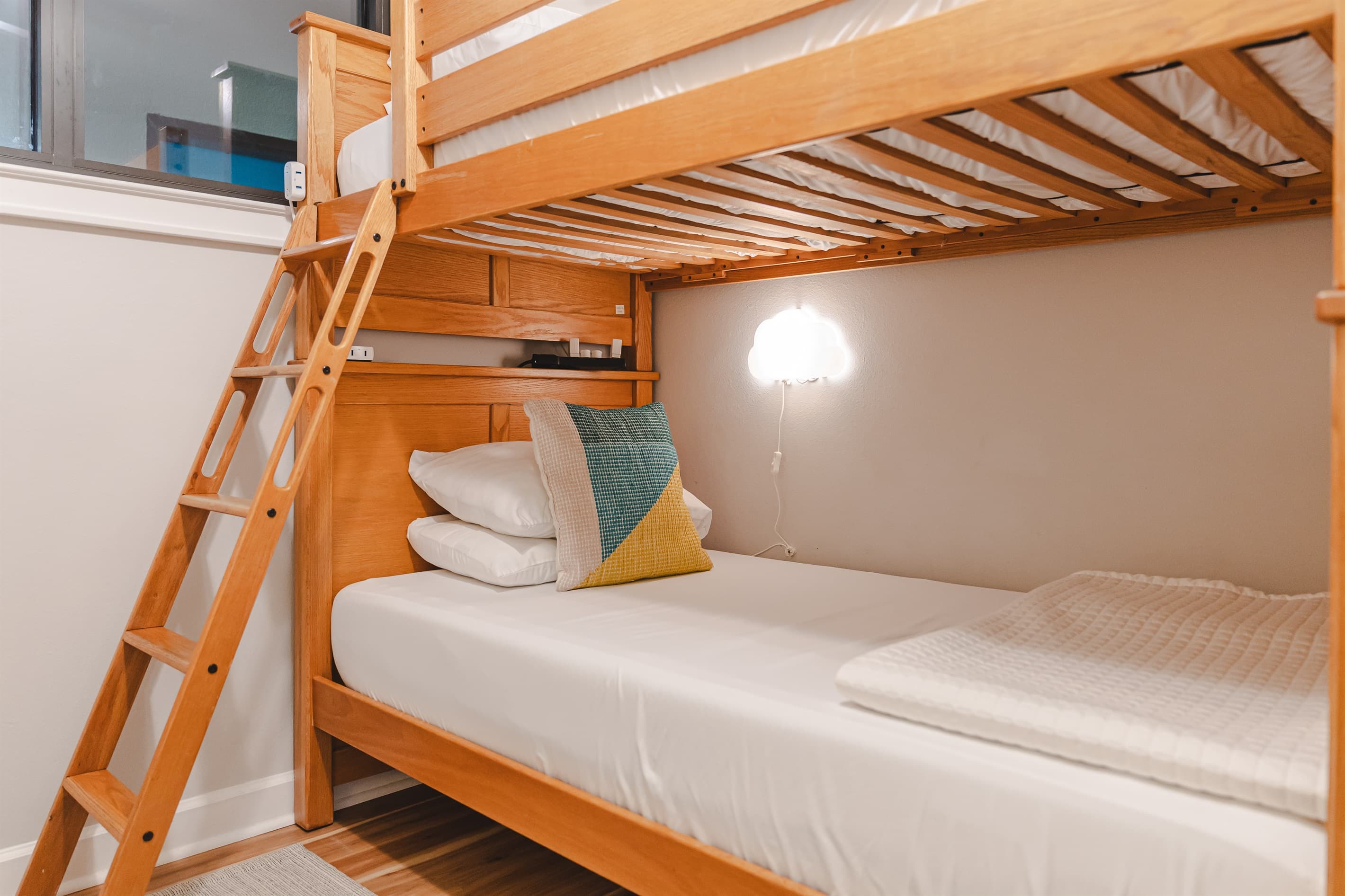 3rd bedroom: comfy bunk beds