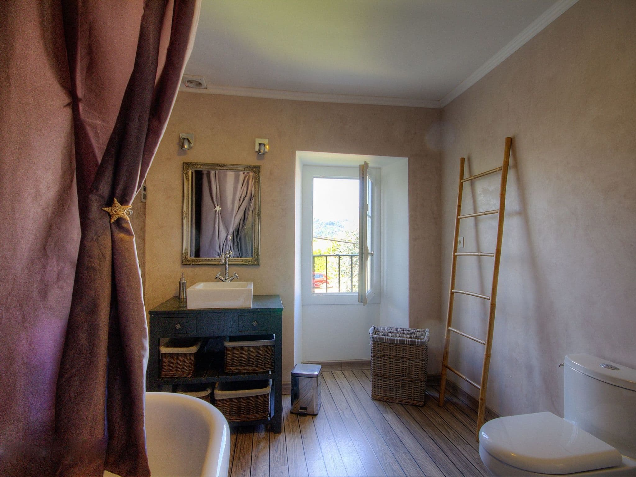 Gallery Image 51