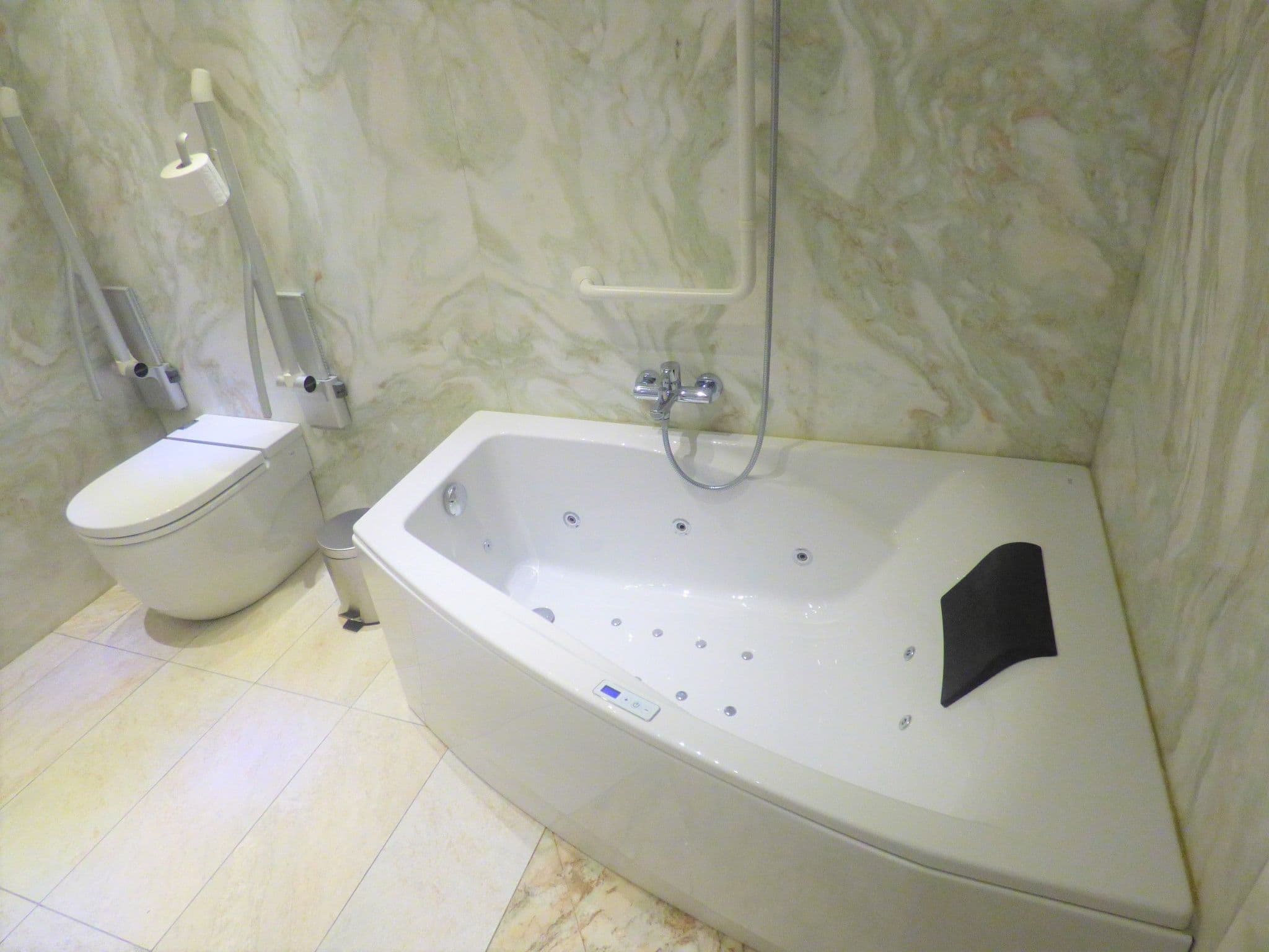 Bathroom / Wellness