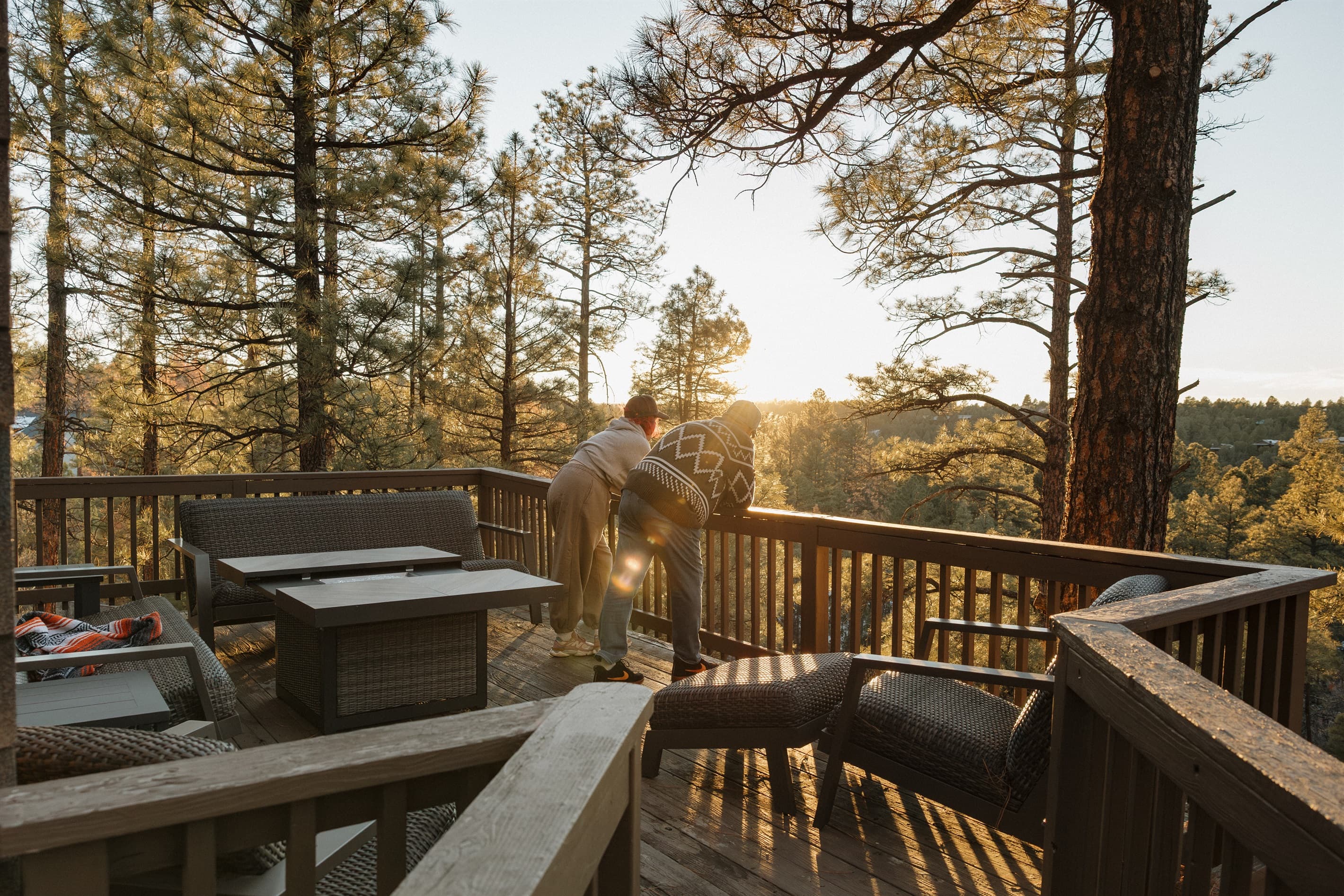 LEGENDARY SUNSET VIEWS: Unobstructed valley panorama with nightly sky shows. Fenced dog paradise. Sleeps 12 comfortably.