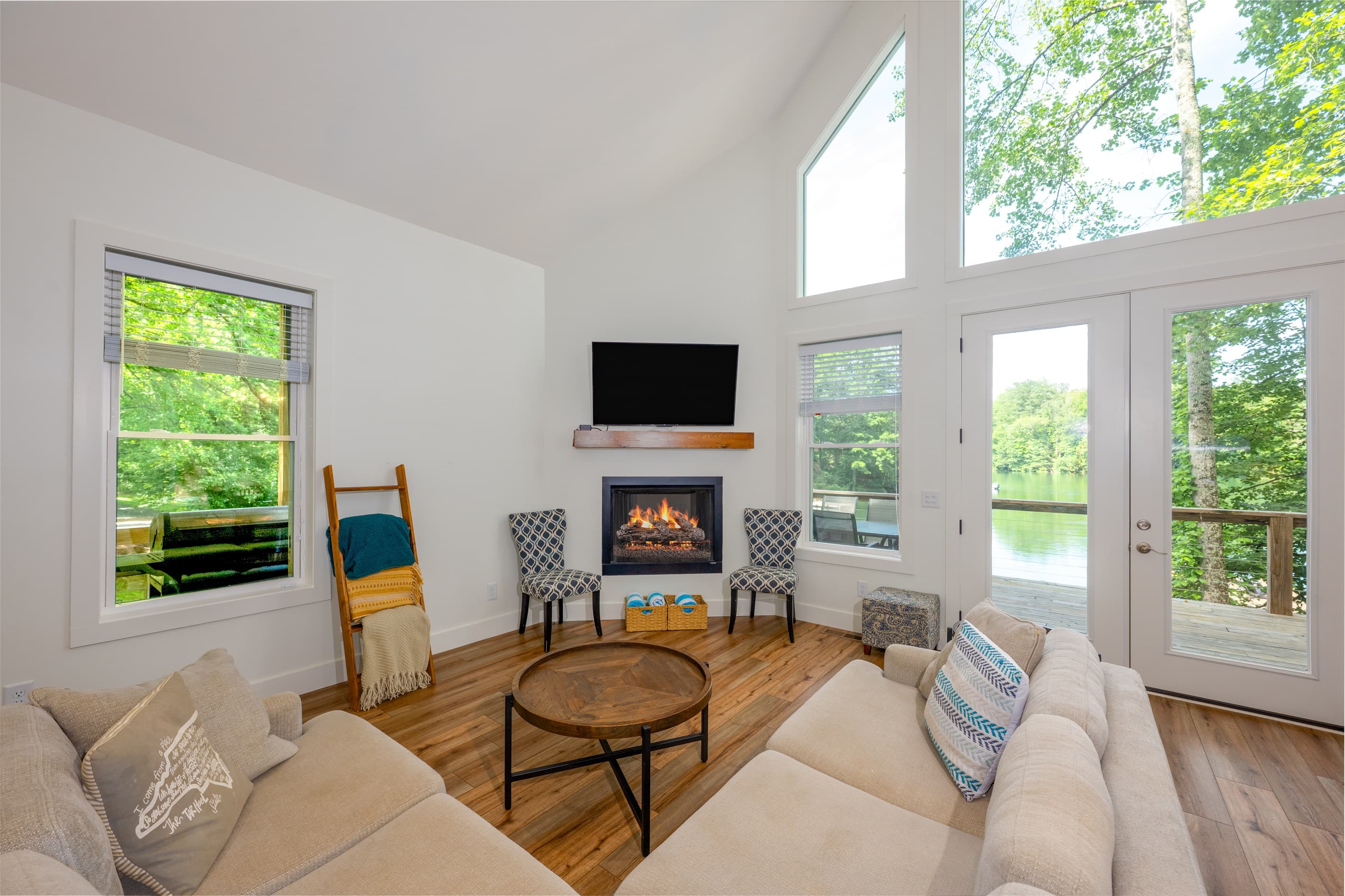 Living Room- Smart TV, Sectional Sofa, Gas Fireplace, Lakeview