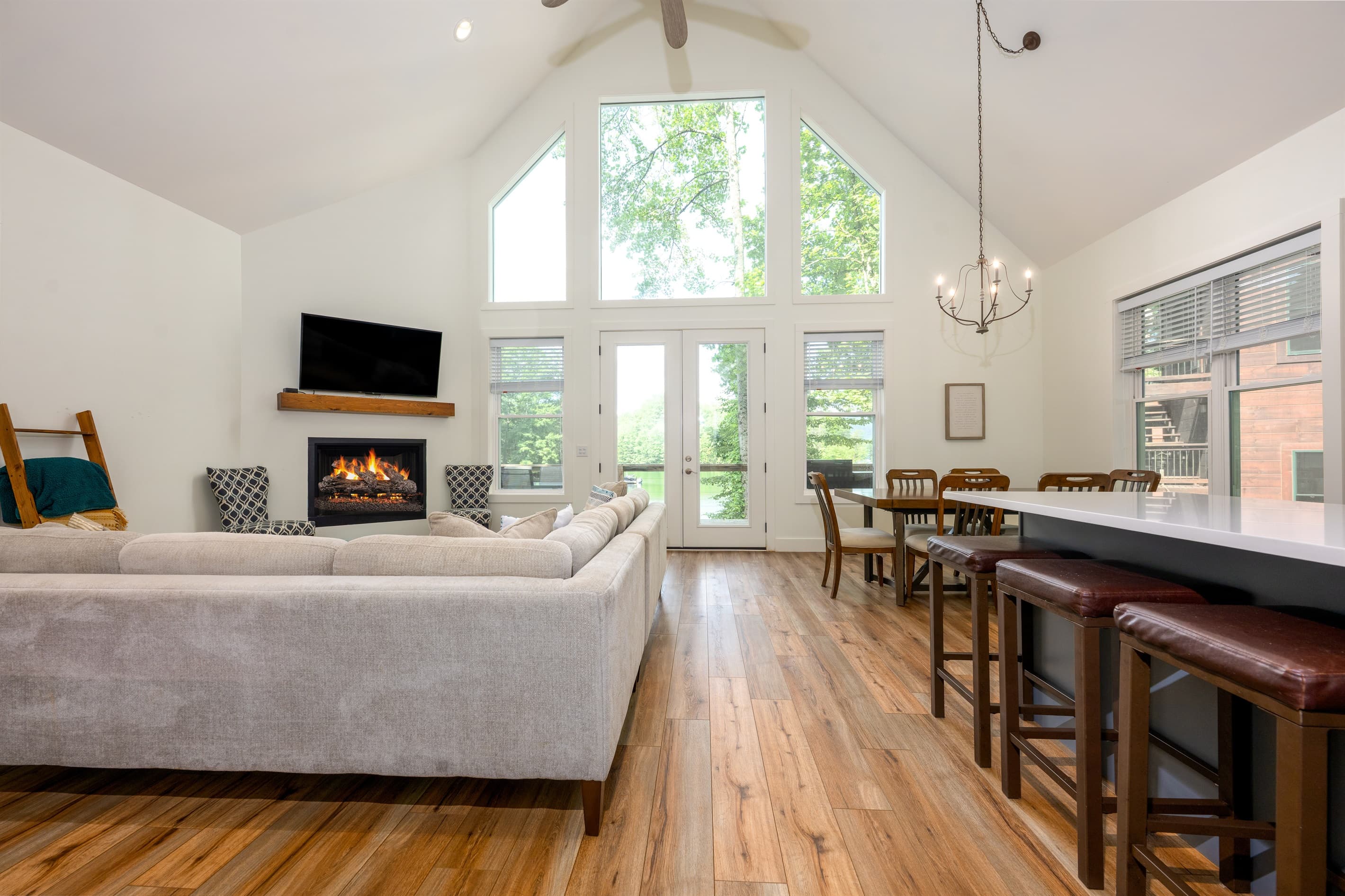 Living Room- Smart TV, Sectional Sofa, Gas Fireplace, Lakeview