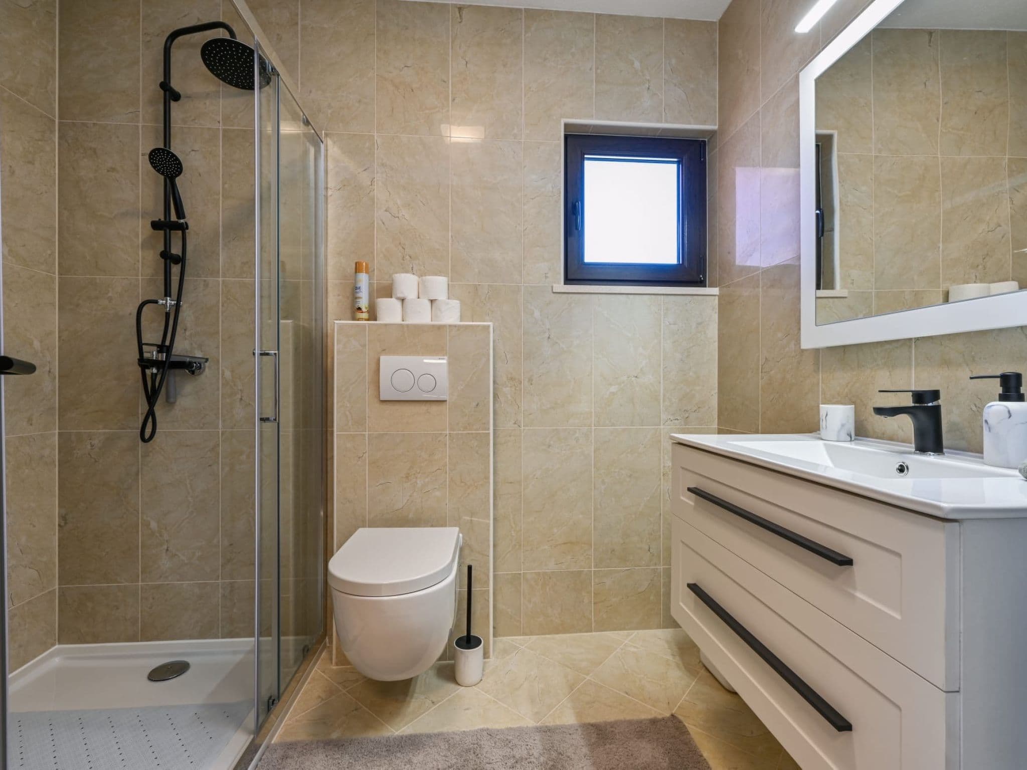 Bathroom / Wellness