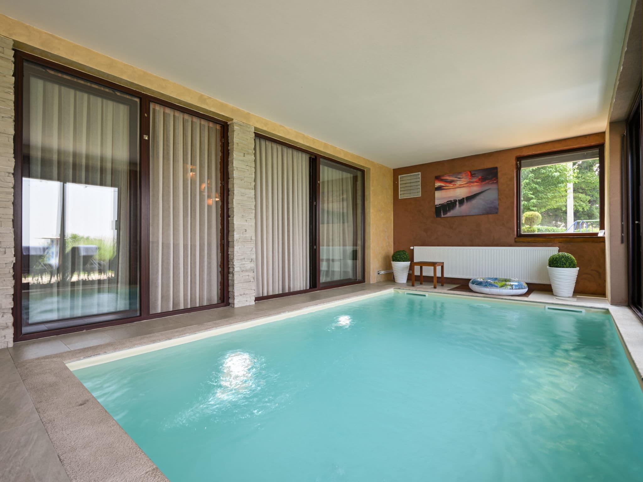 Pool Indoor