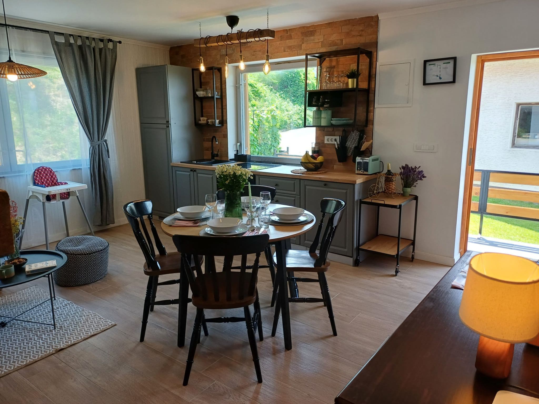 Kitchen / Dining Room