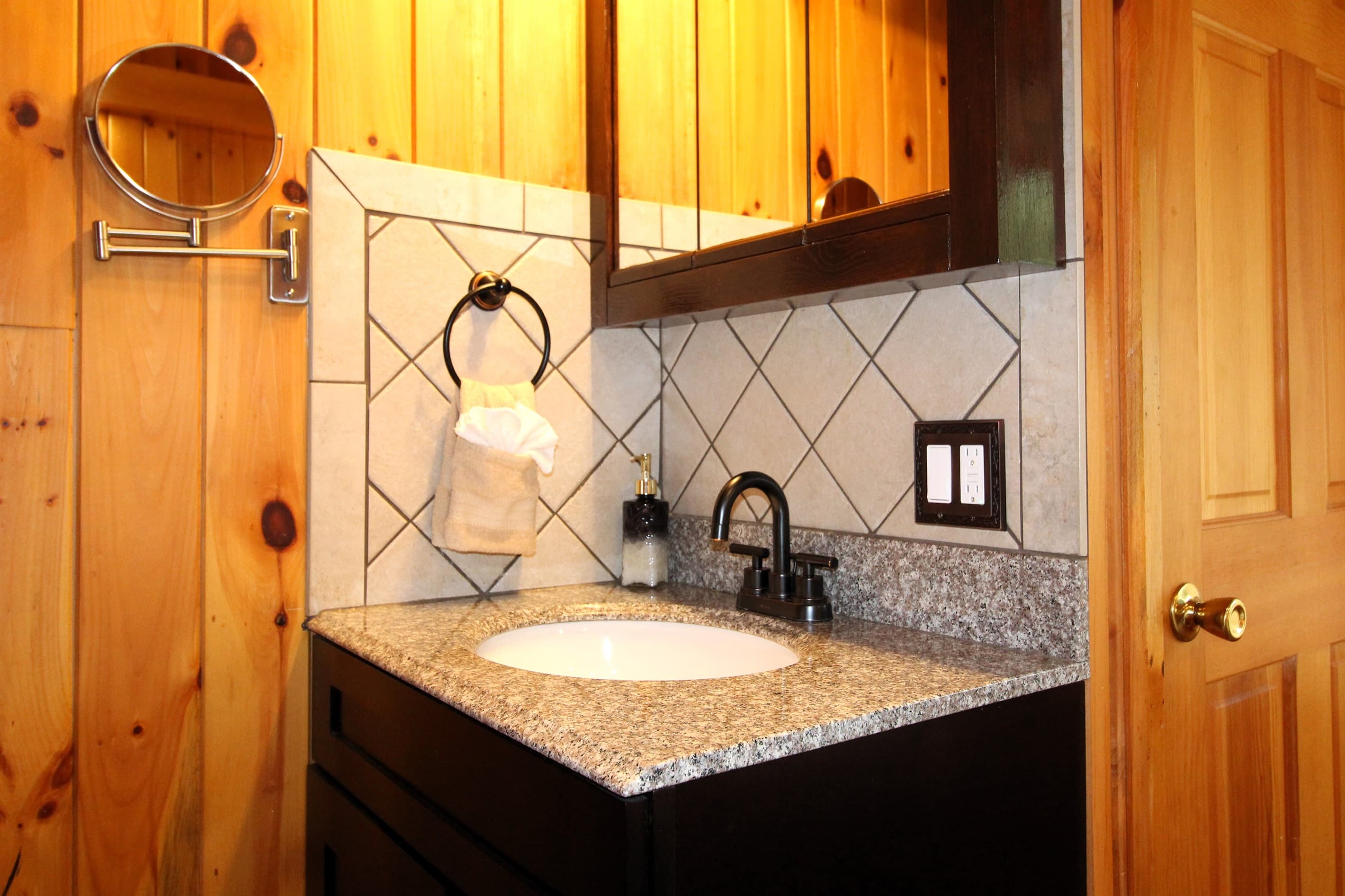 Lavatory for en suite bathroom in Bedroom #3