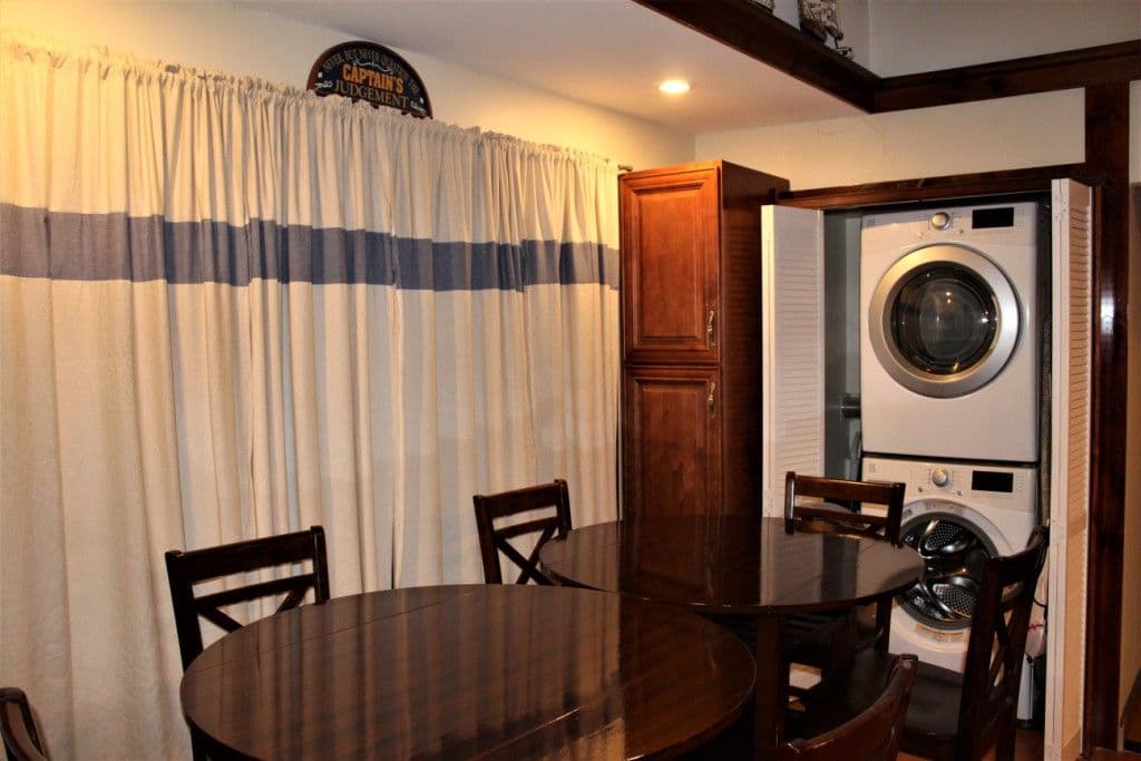 Upper level laundry