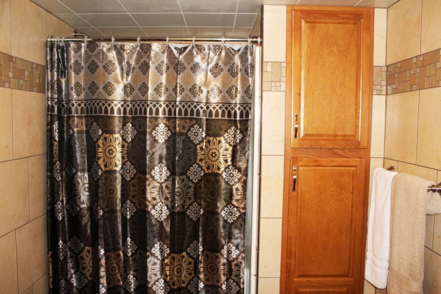 Shower in bathroom #3