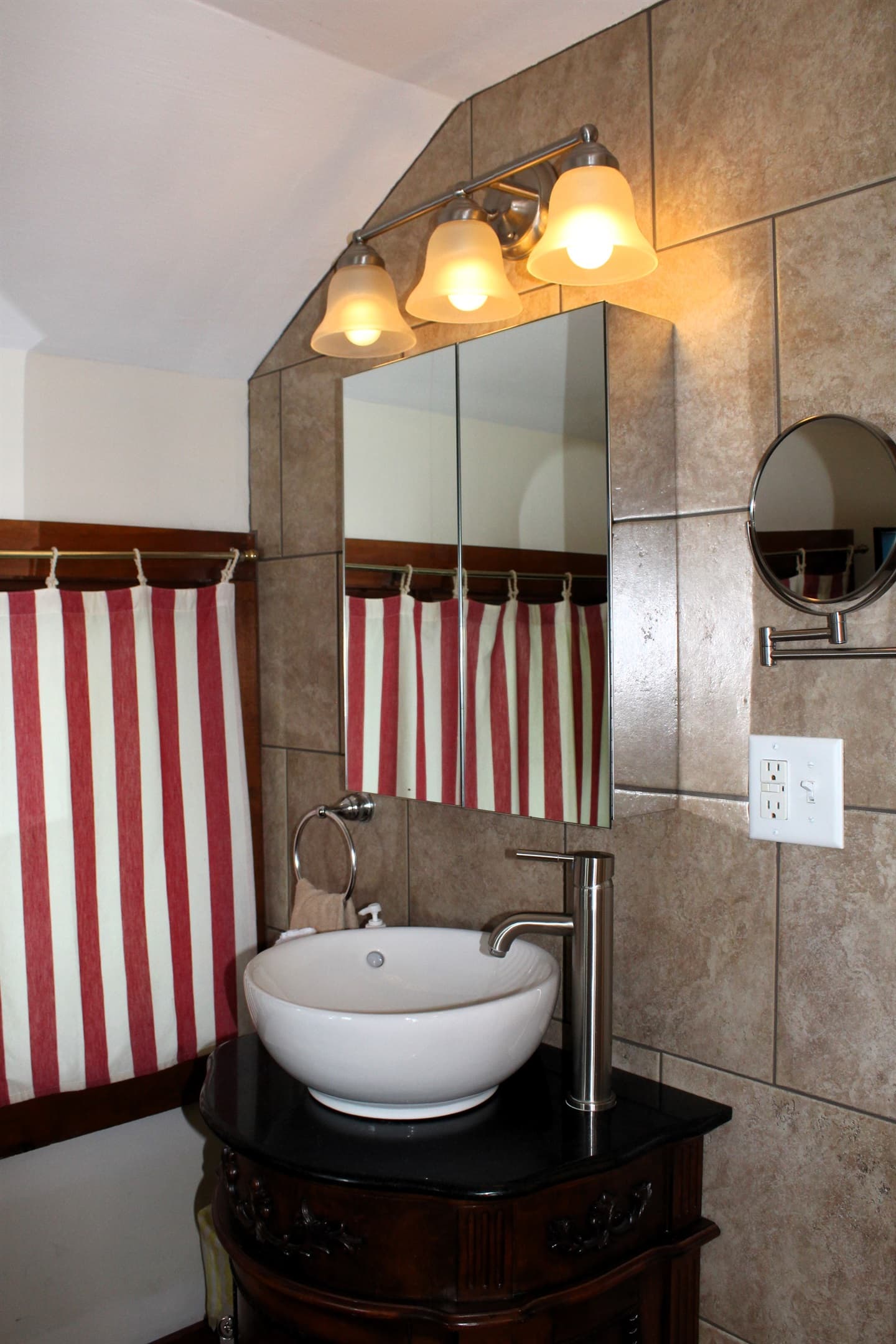 Separate lavatory for Bathroom #4