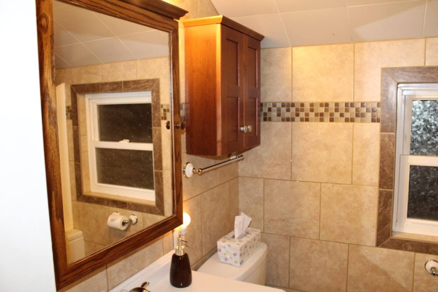 Bonus bathroom off main hallway