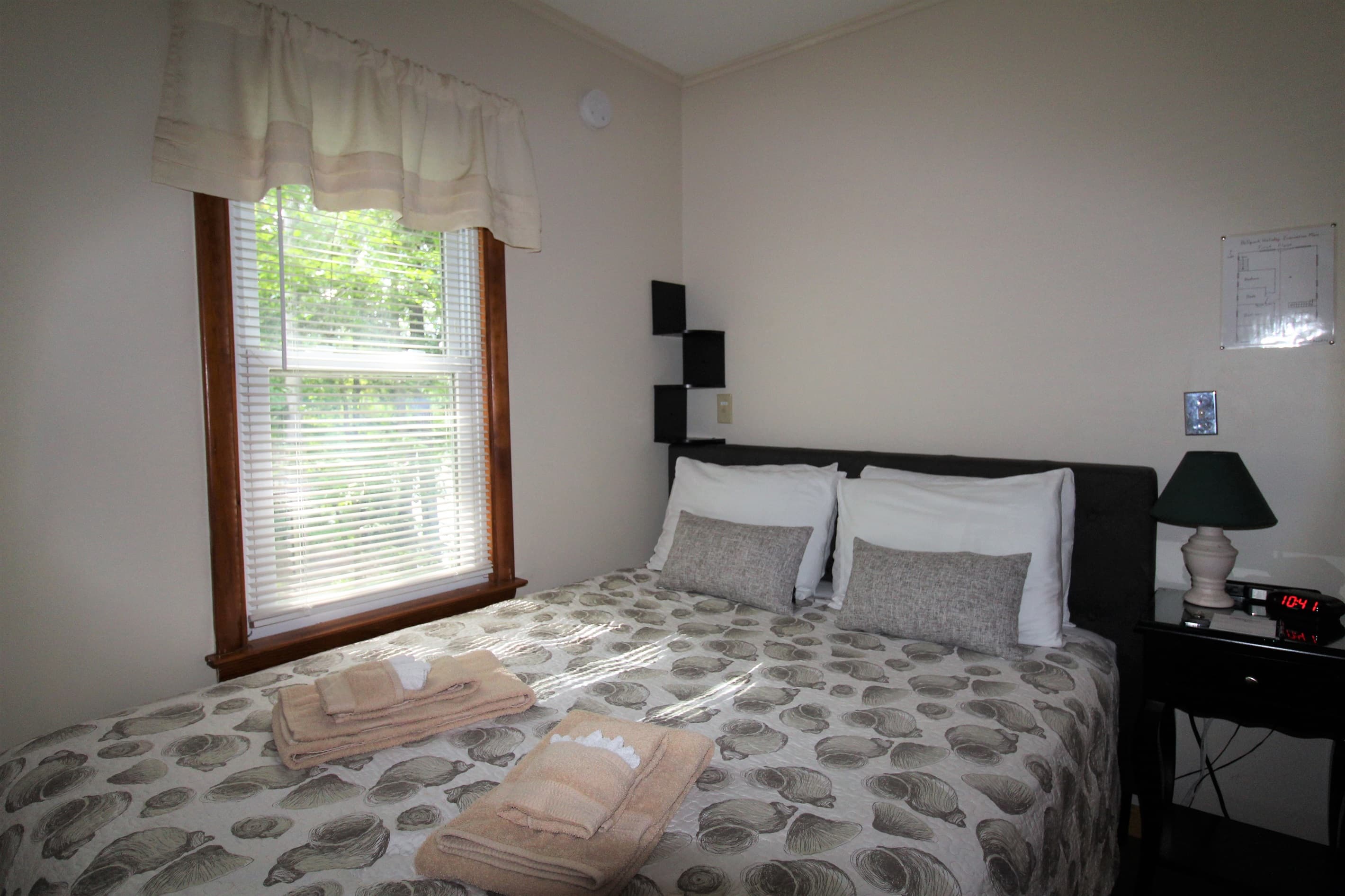 Bedroom #2 with Queen bed on the main level
