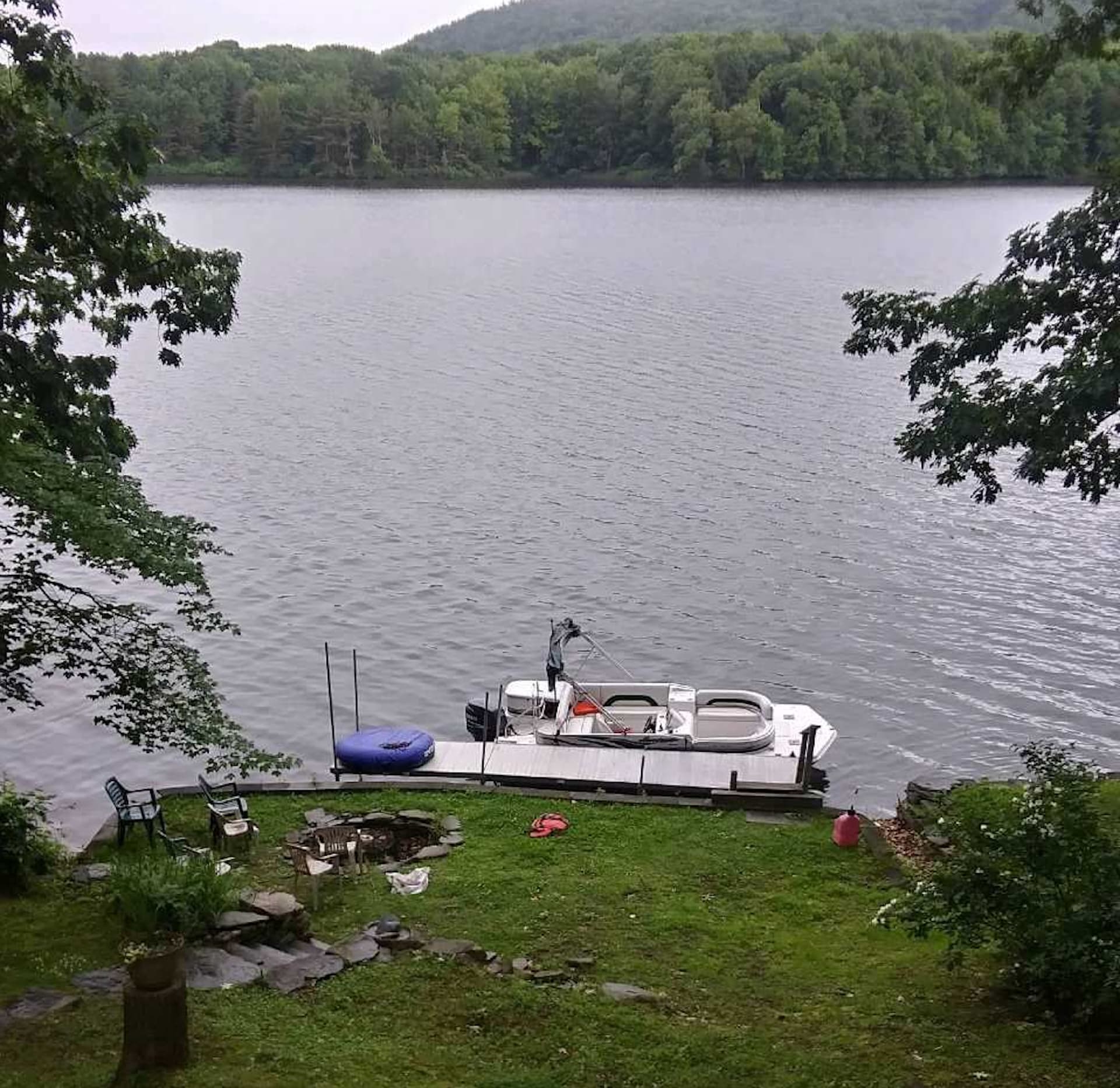 Private dock for your pontoon boat rental (Picture for inspiration ONLY.  Boat NOT included with rental)
