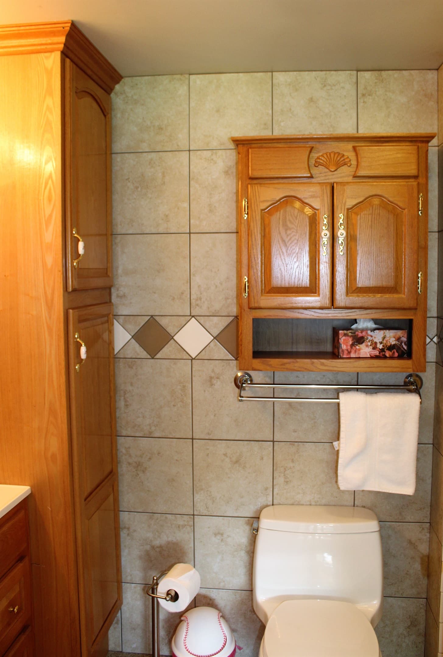 Fully tiled baths throughout - Bathroom #3 off den