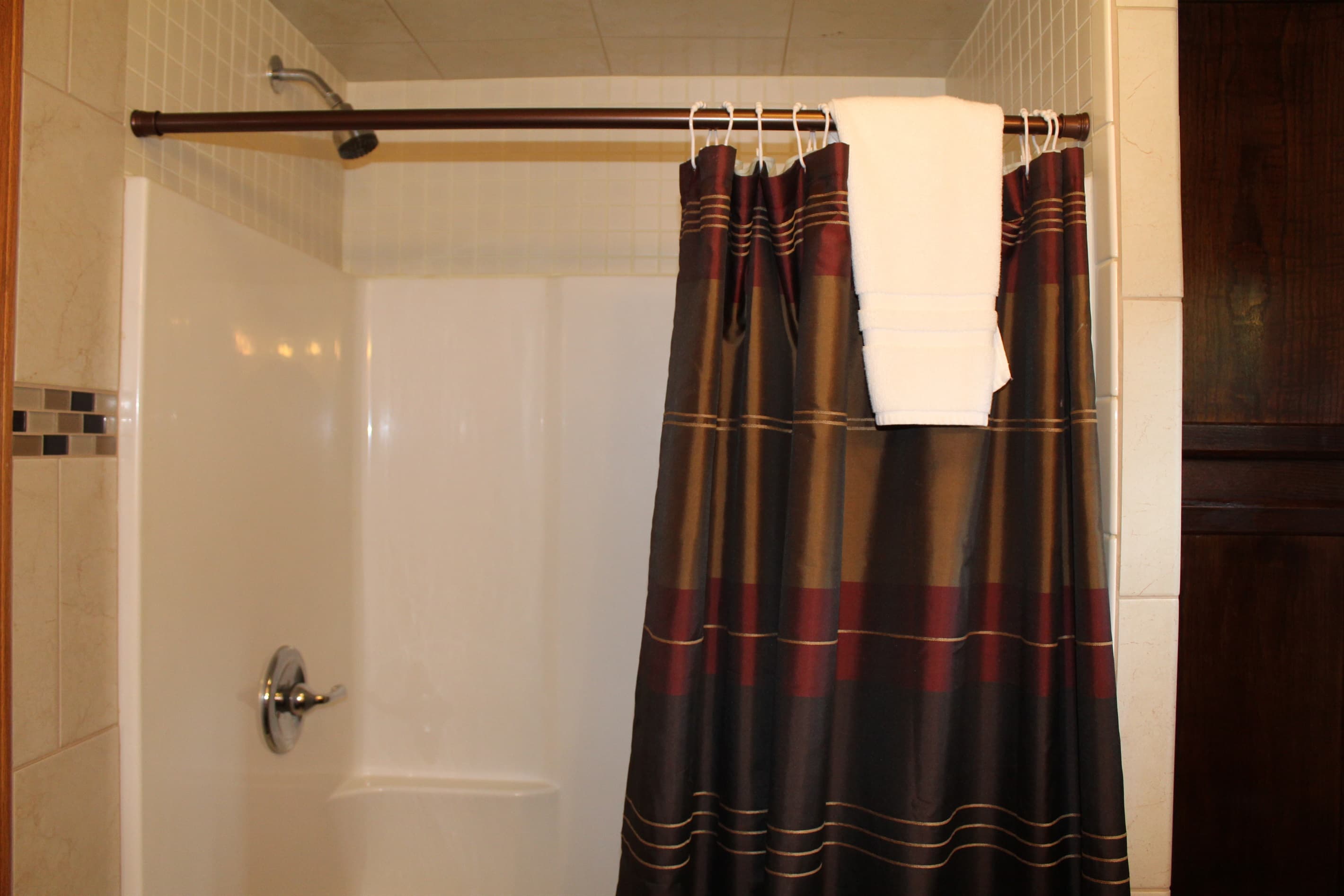 Shower in en suite bathroom #4