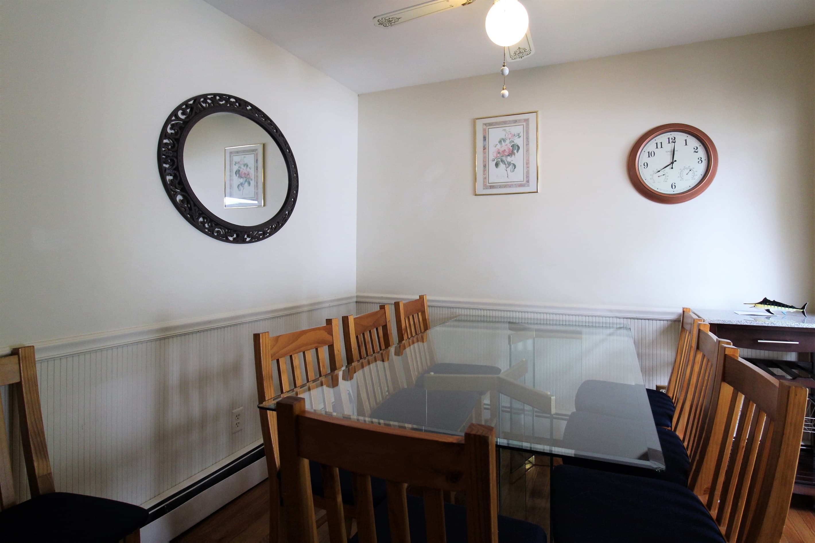 Dining Room - seating for 8