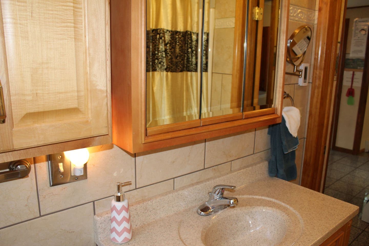 Modern, recently renovated, fully tiled bath with heated floor