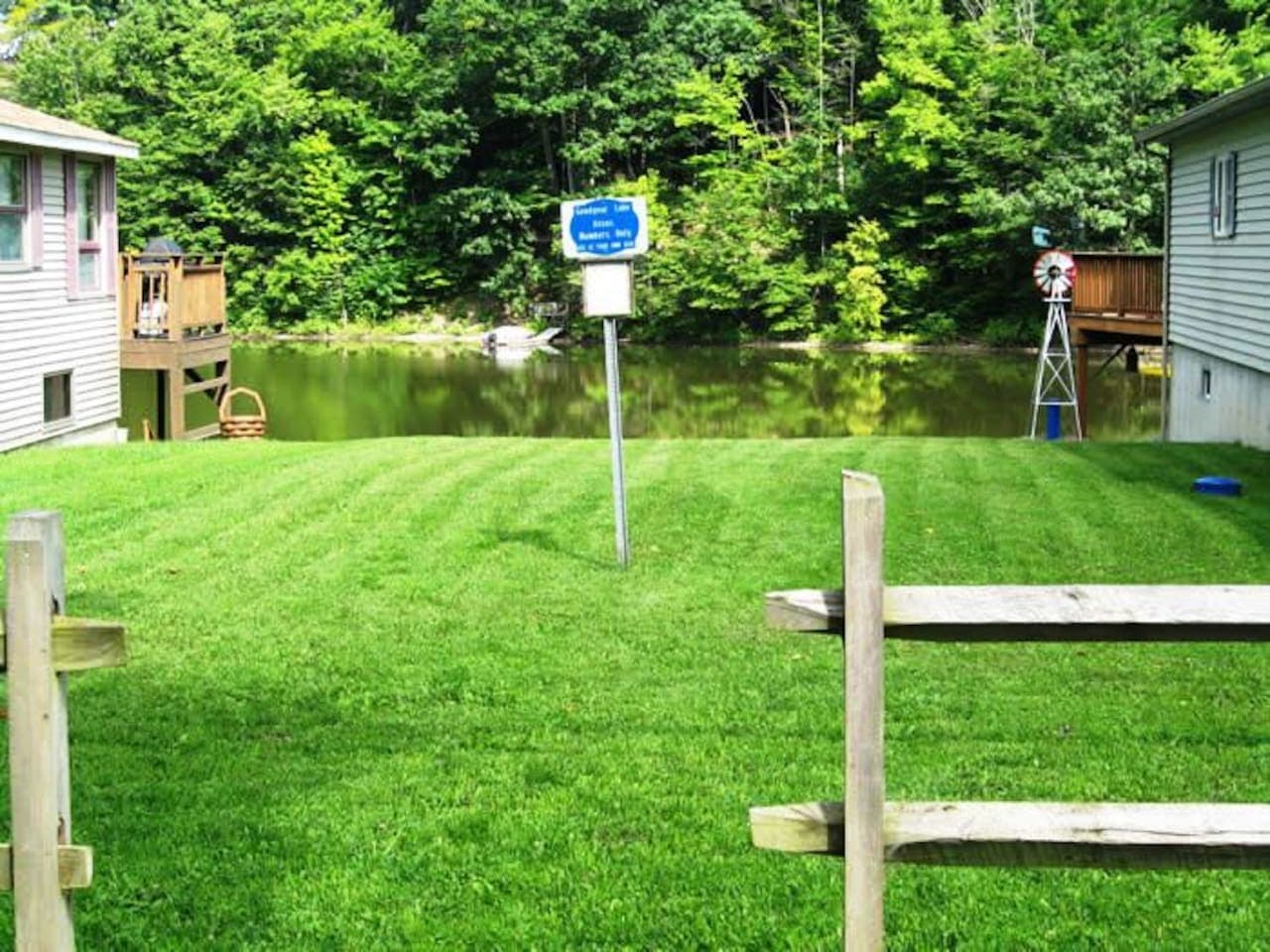 Public lake access area to bring kayaks - (kayak dolly provided for easy transportation to the access point!)
