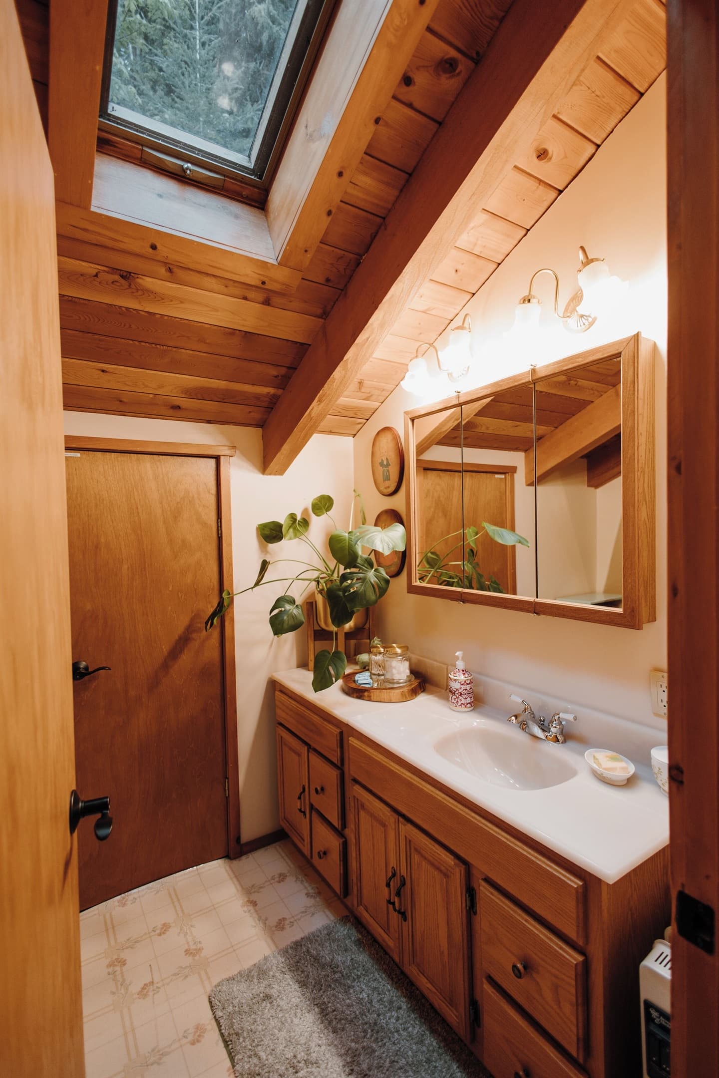 Third floor bathroom.
