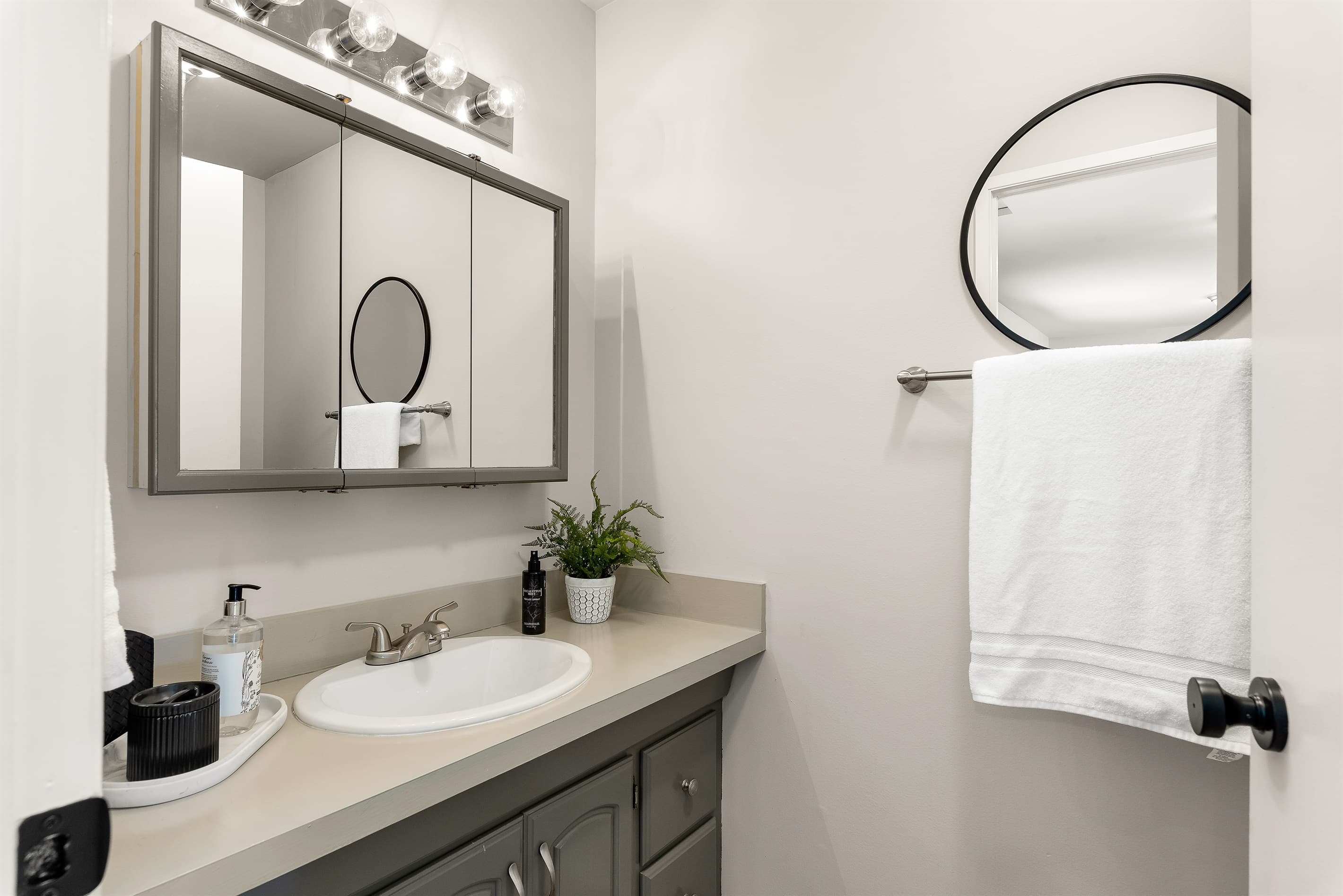 Upper level bathroom