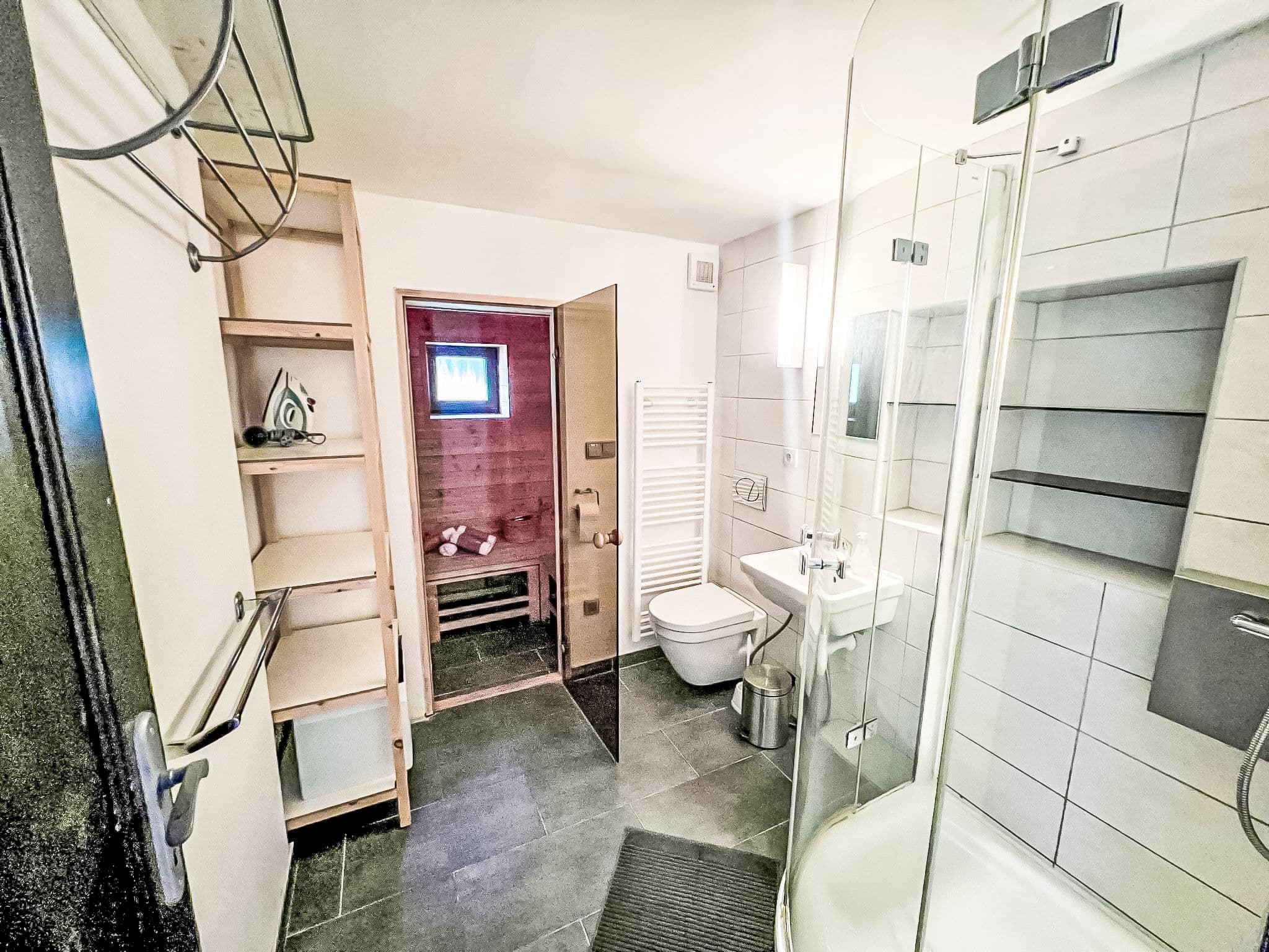 Bathroom / Wellness