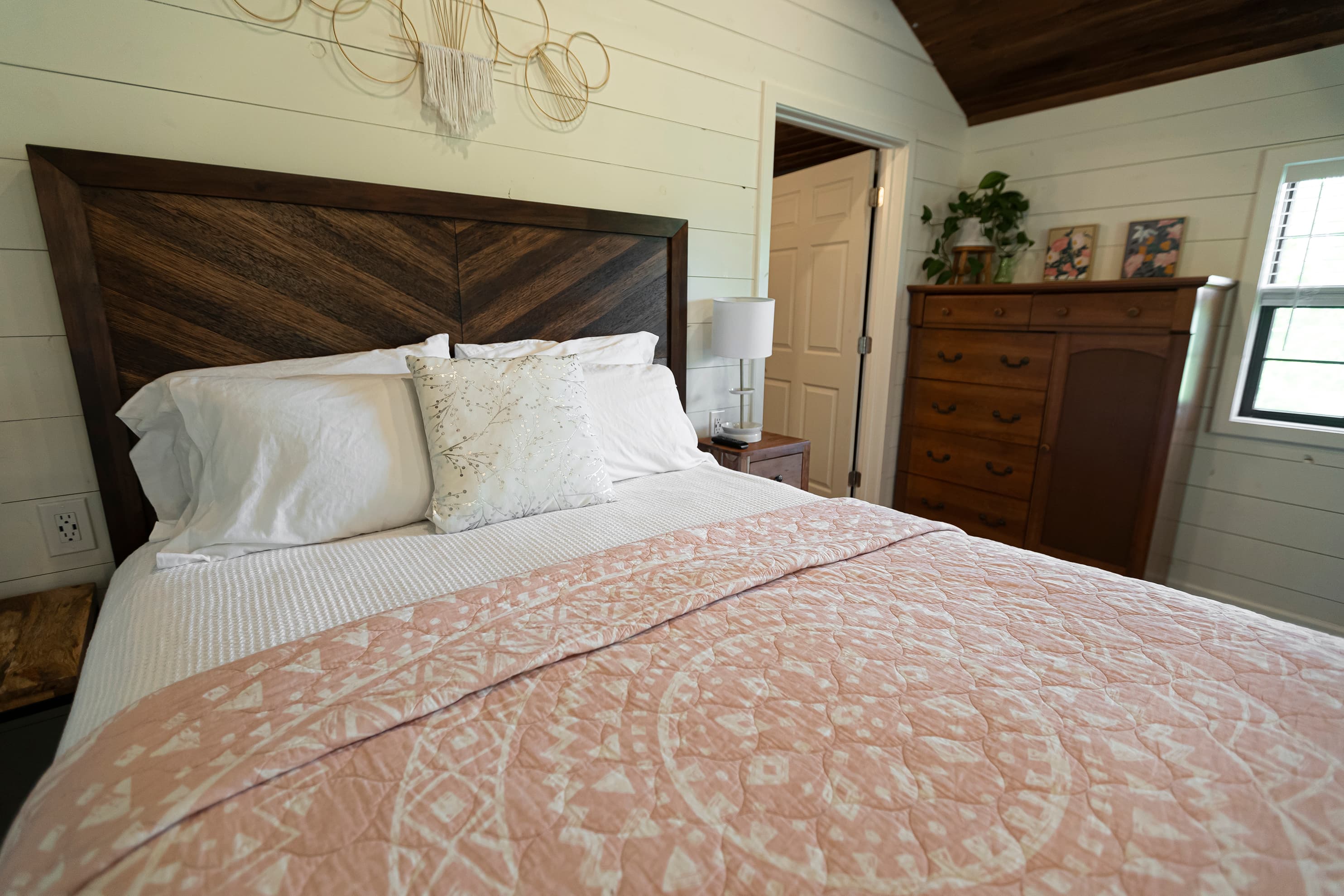 Cozy queen size bed