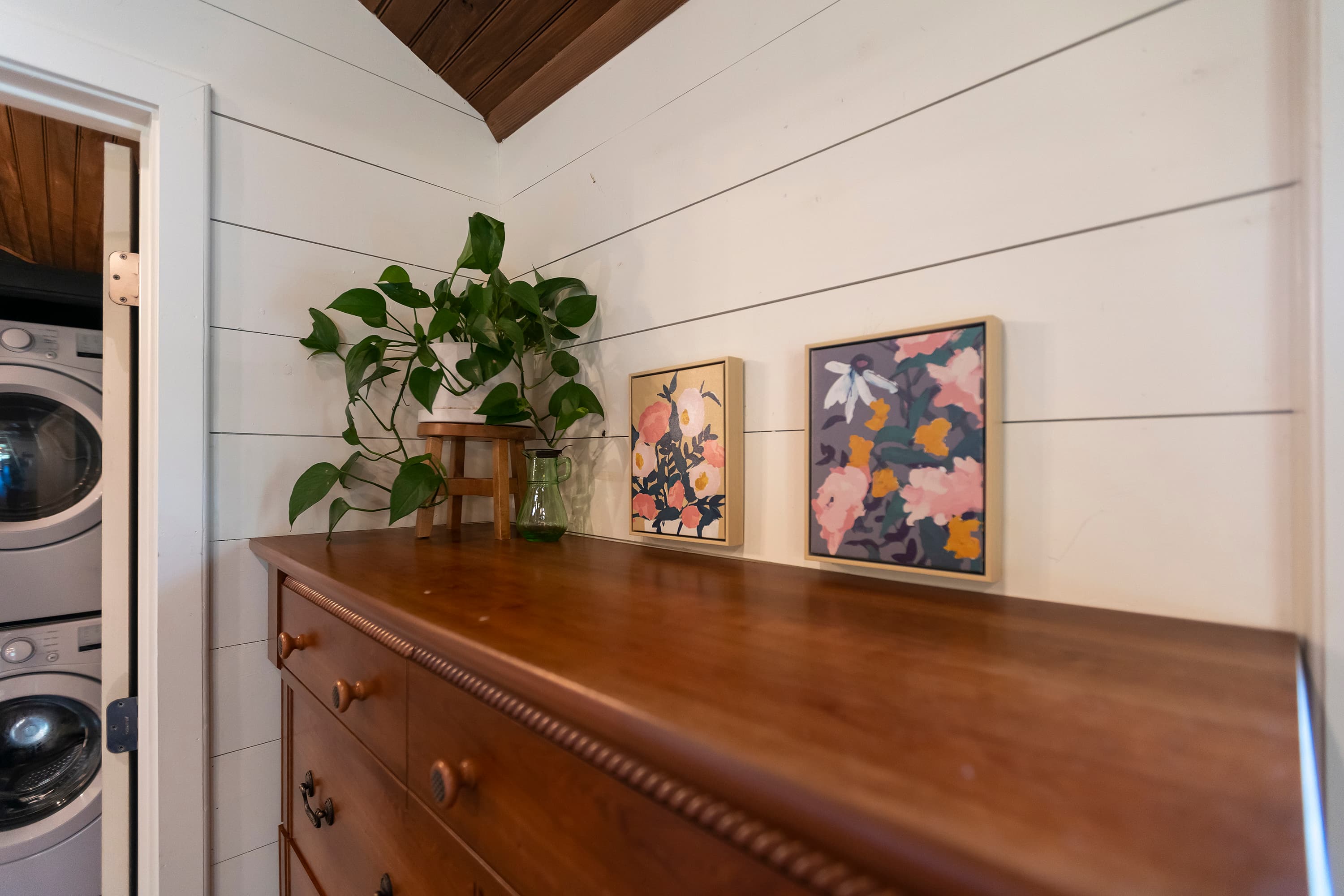 Decor throughout