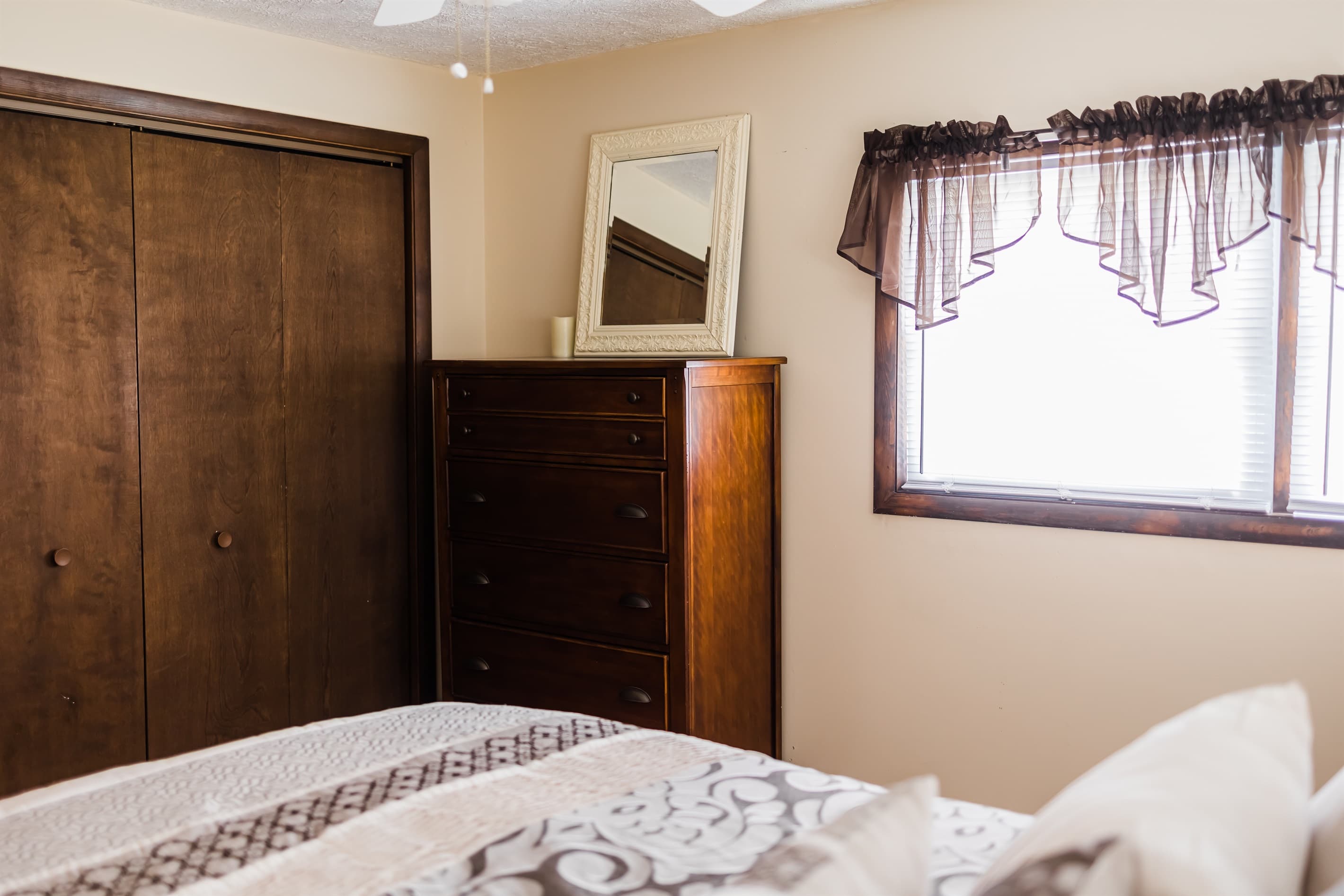 Lower level- queen bedroom #1