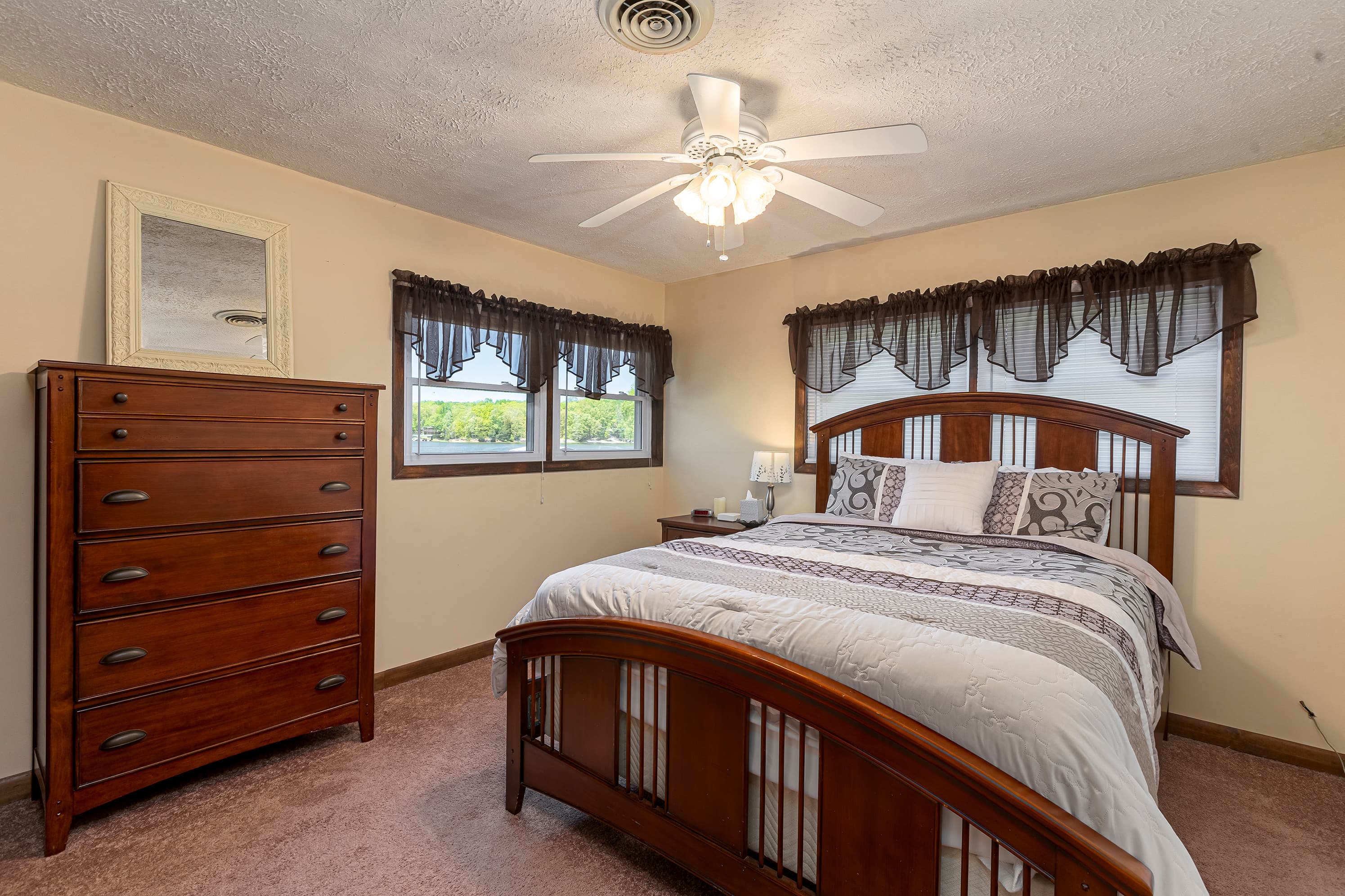 Lower level- queen bedroom #1