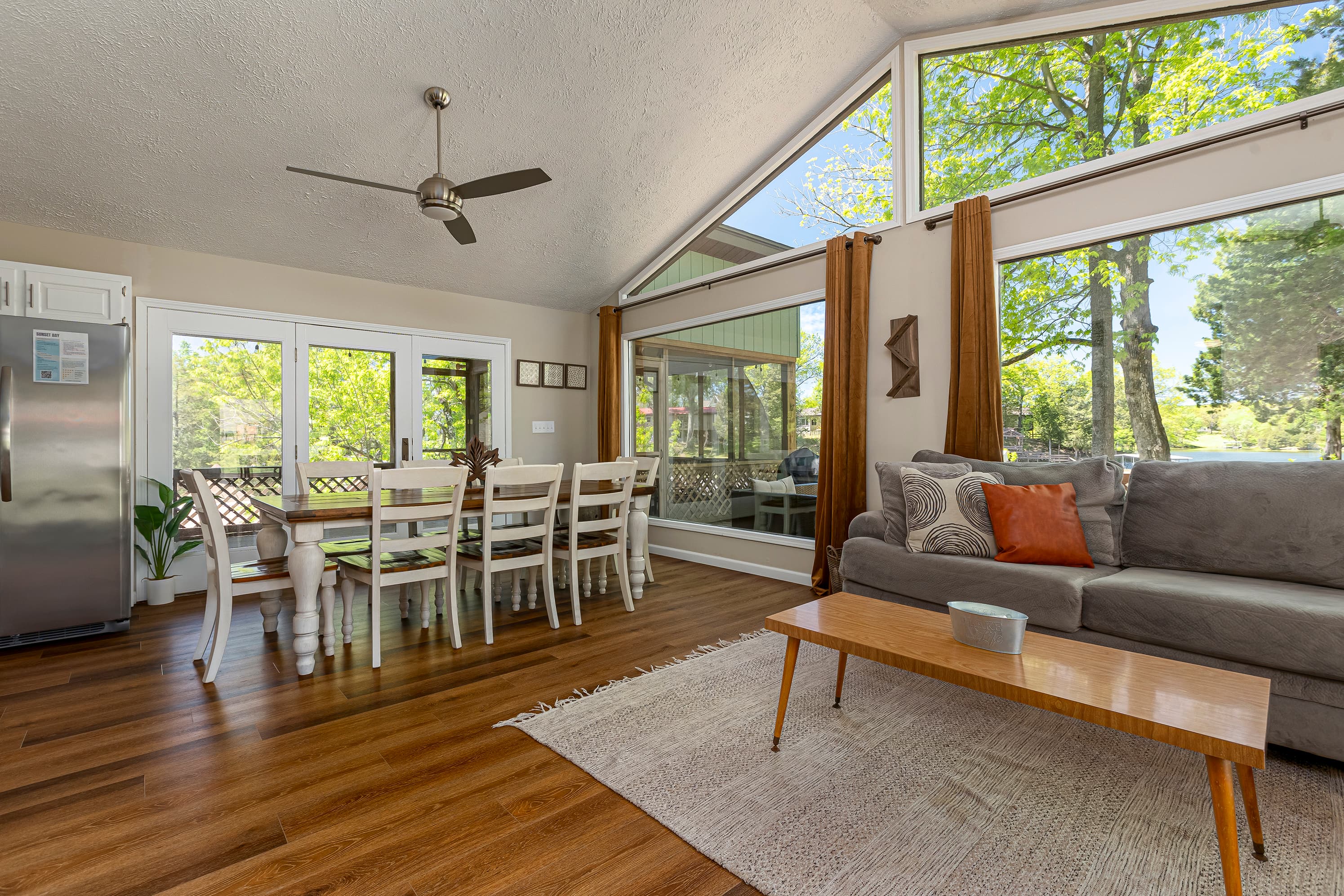 Living area and dining area view