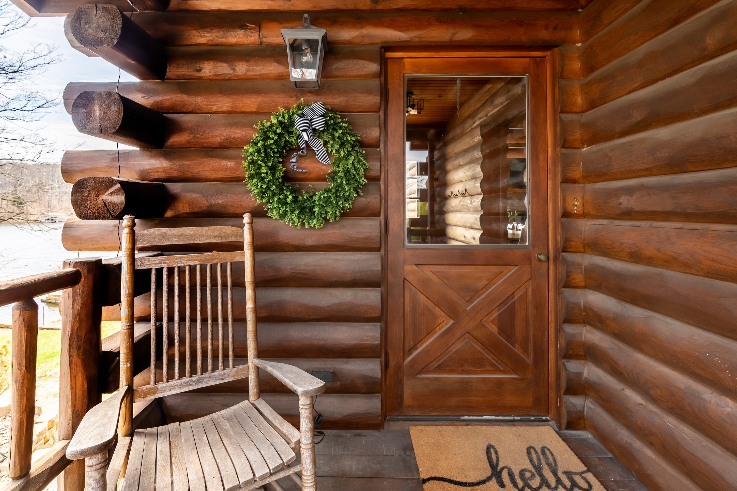 Welcome! We decorate for Christmas