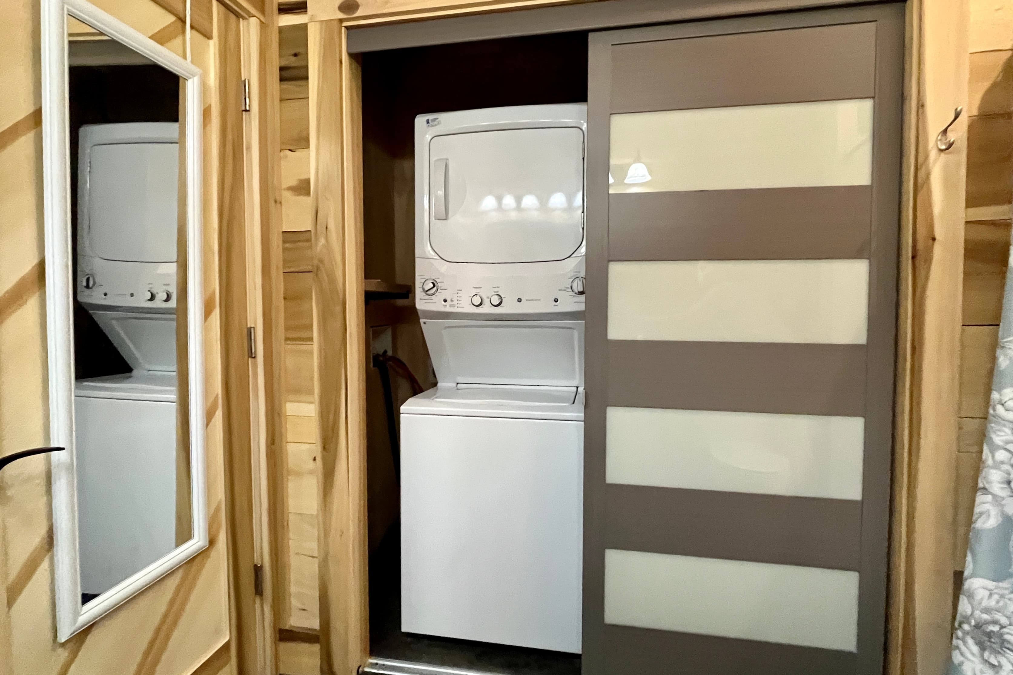Washer/Dryer in Bathroom